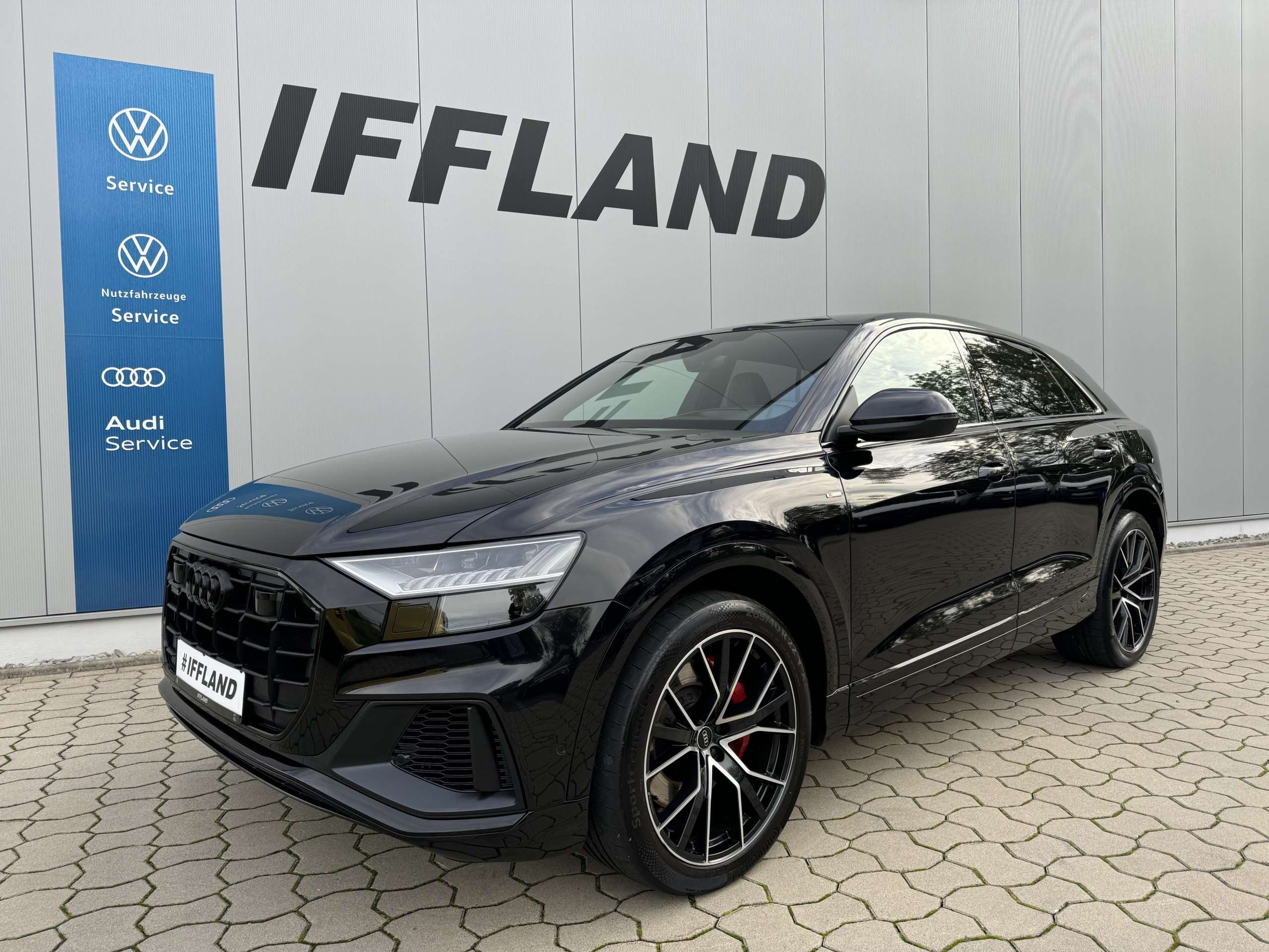 Audi - Q8