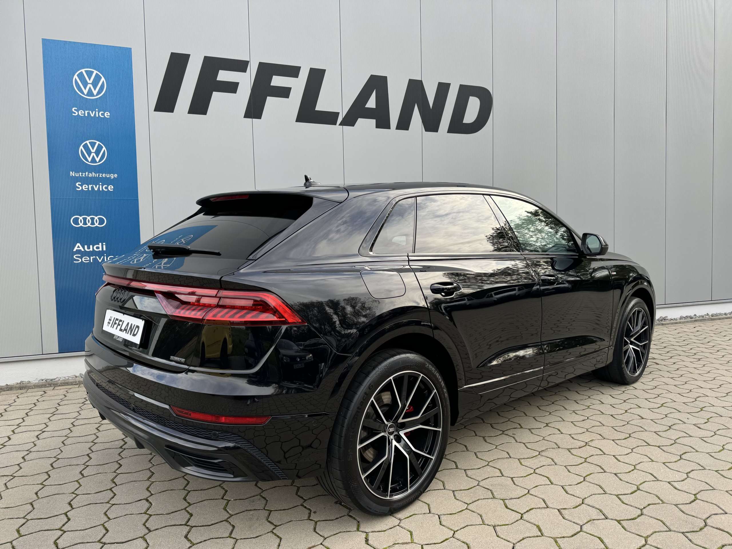 Audi - Q8