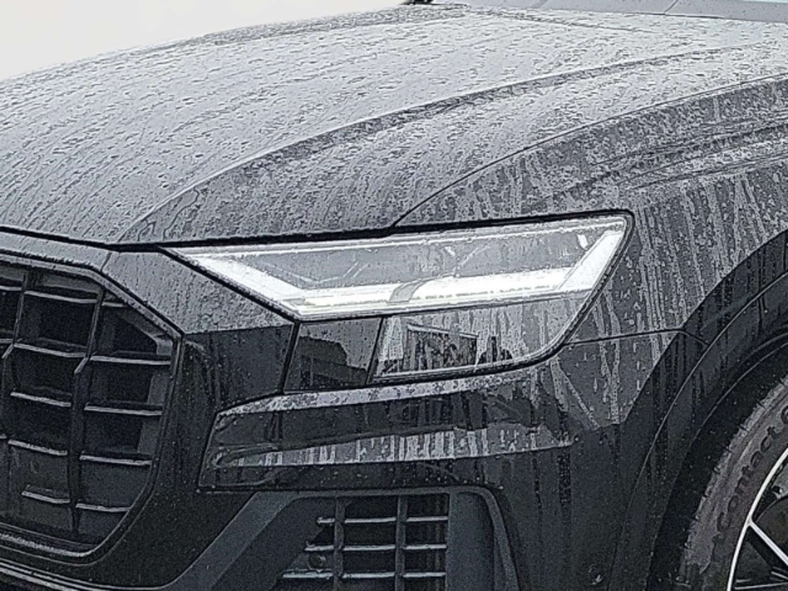 Audi - Q8