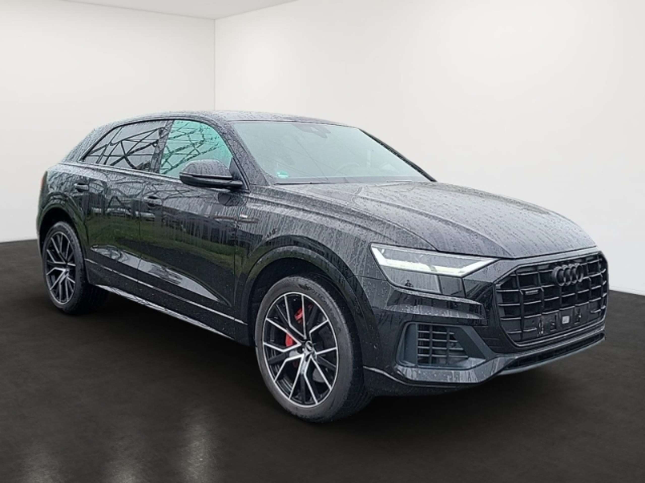 Audi - Q8