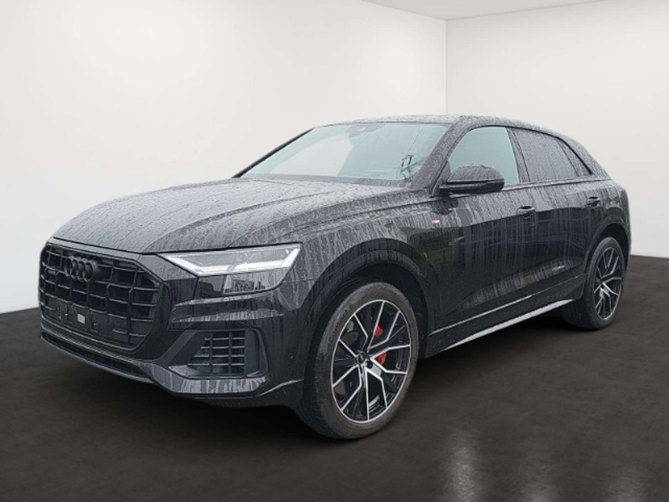 Audi - Q8