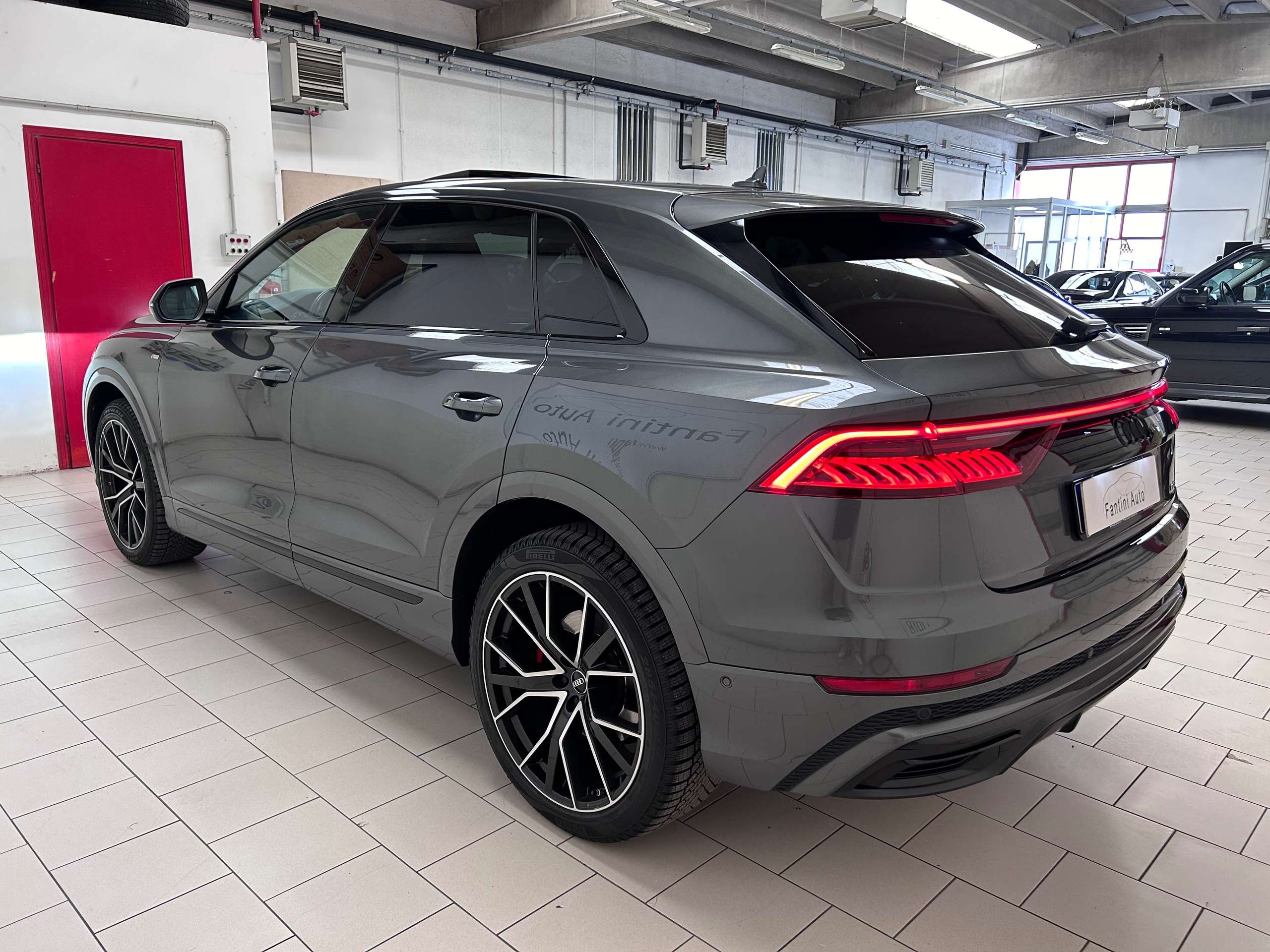 Audi - Q8