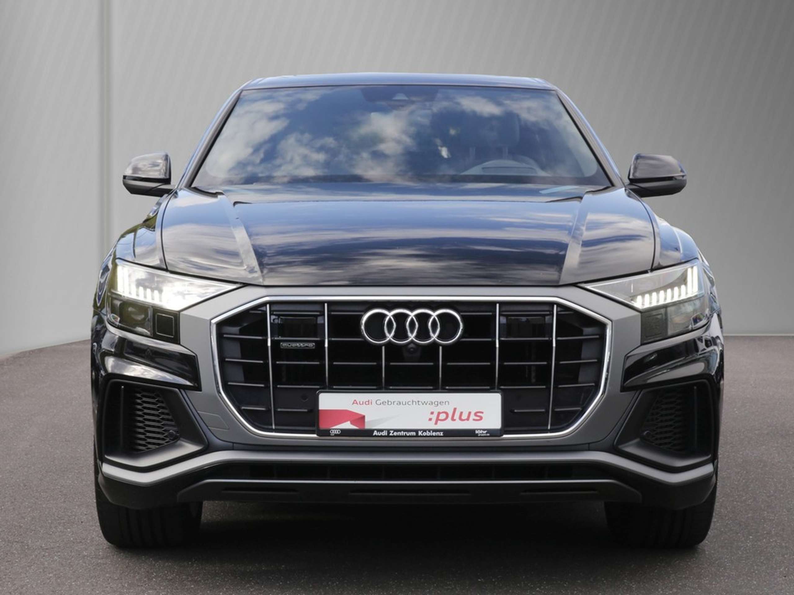 Audi - Q8