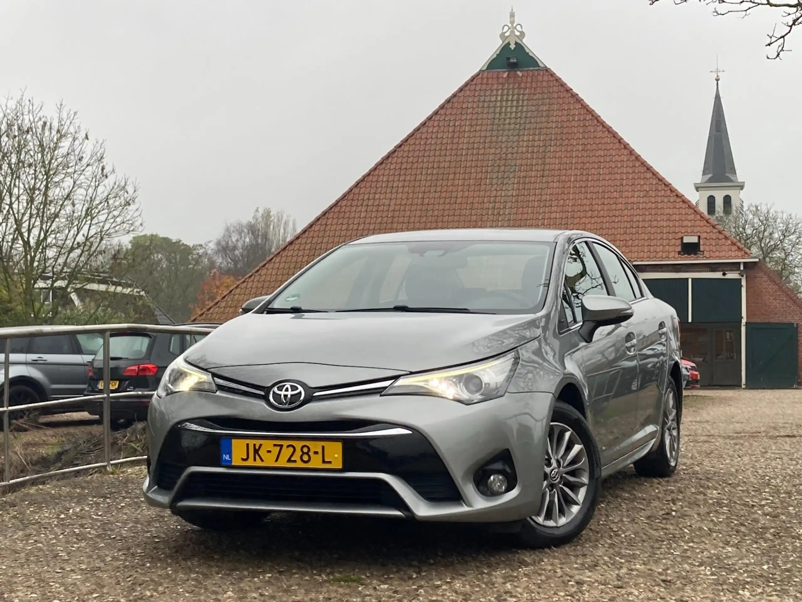 Toyota - Avensis