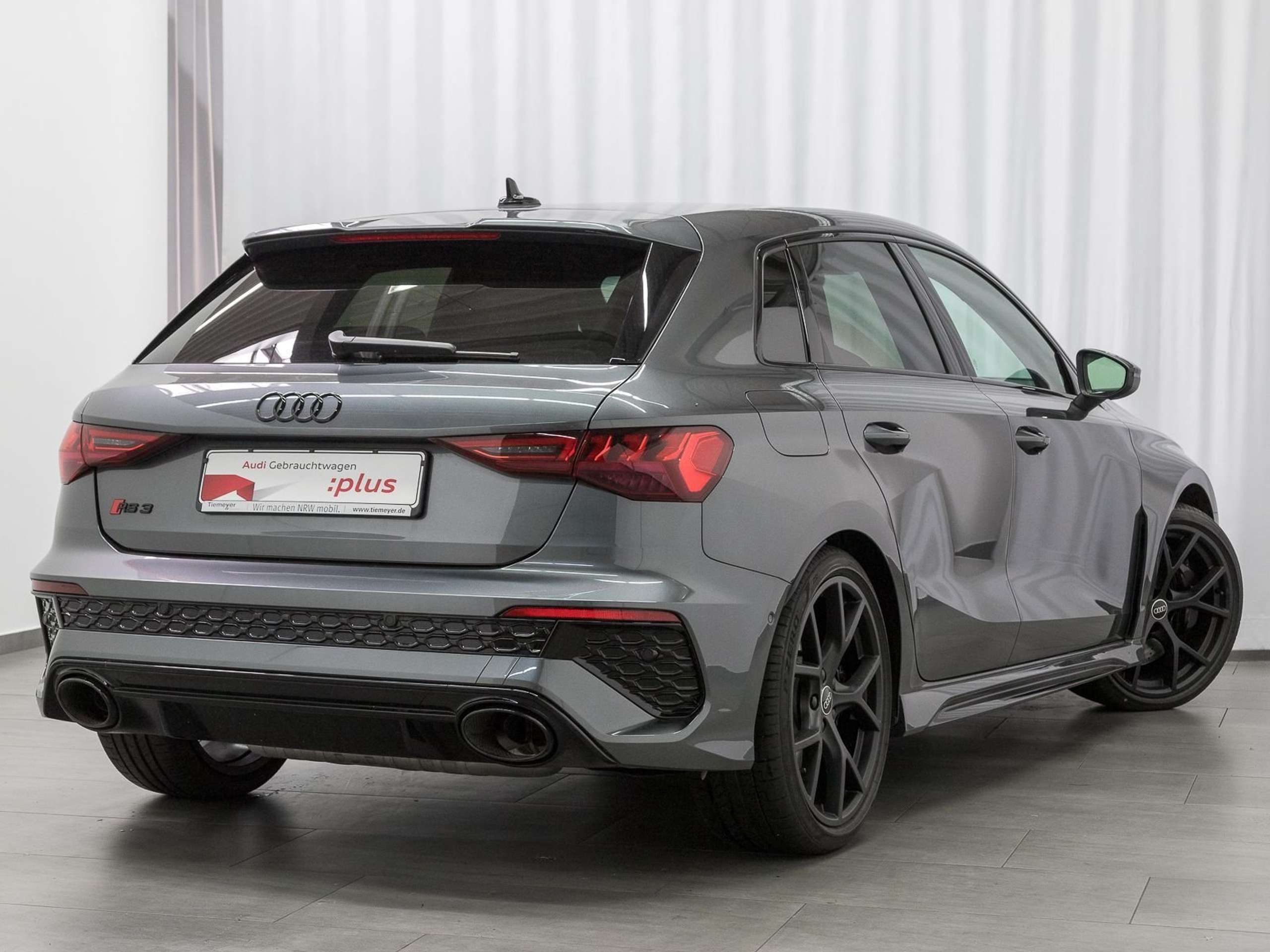 Audi - RS3