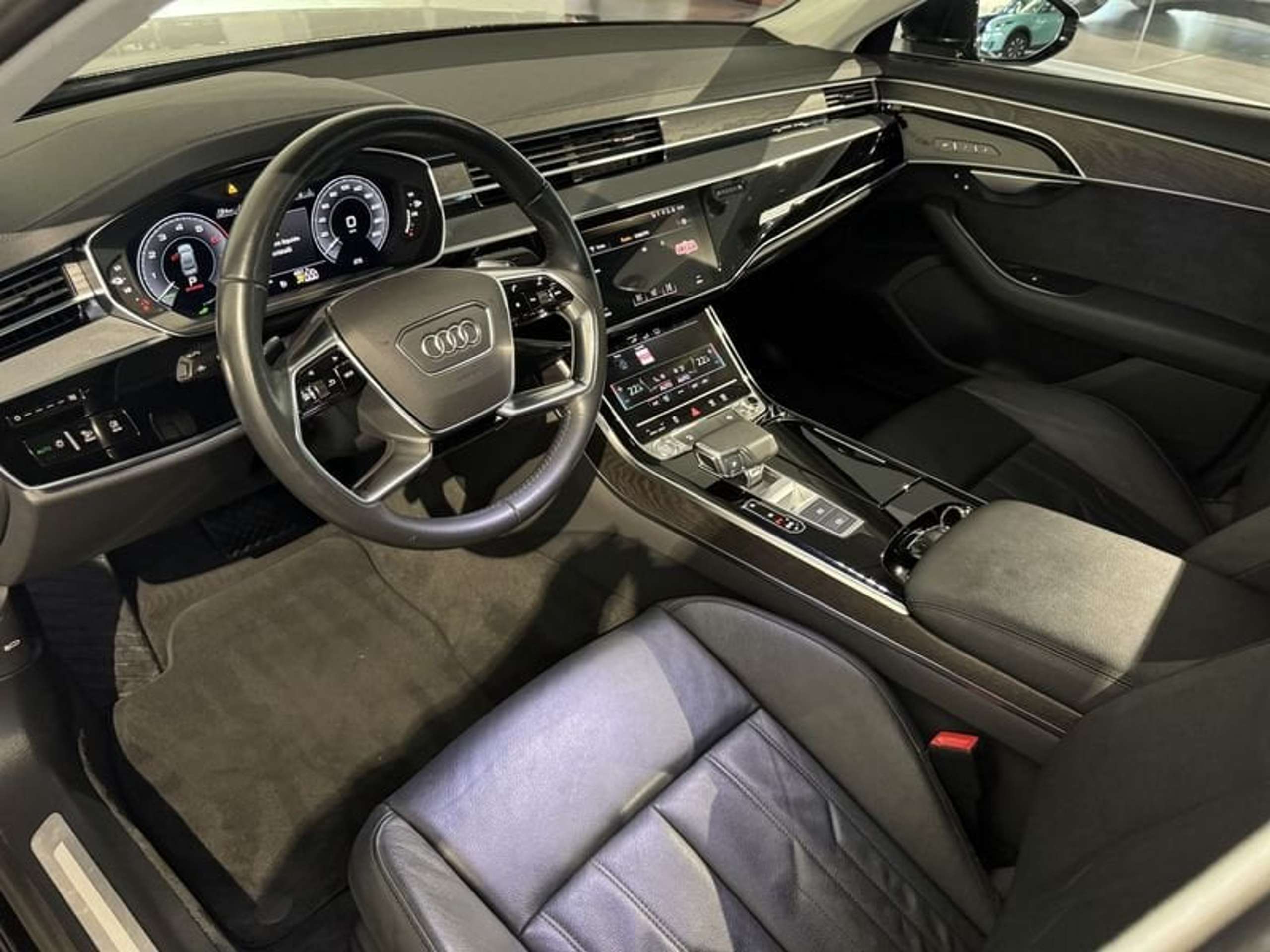 Audi - A8