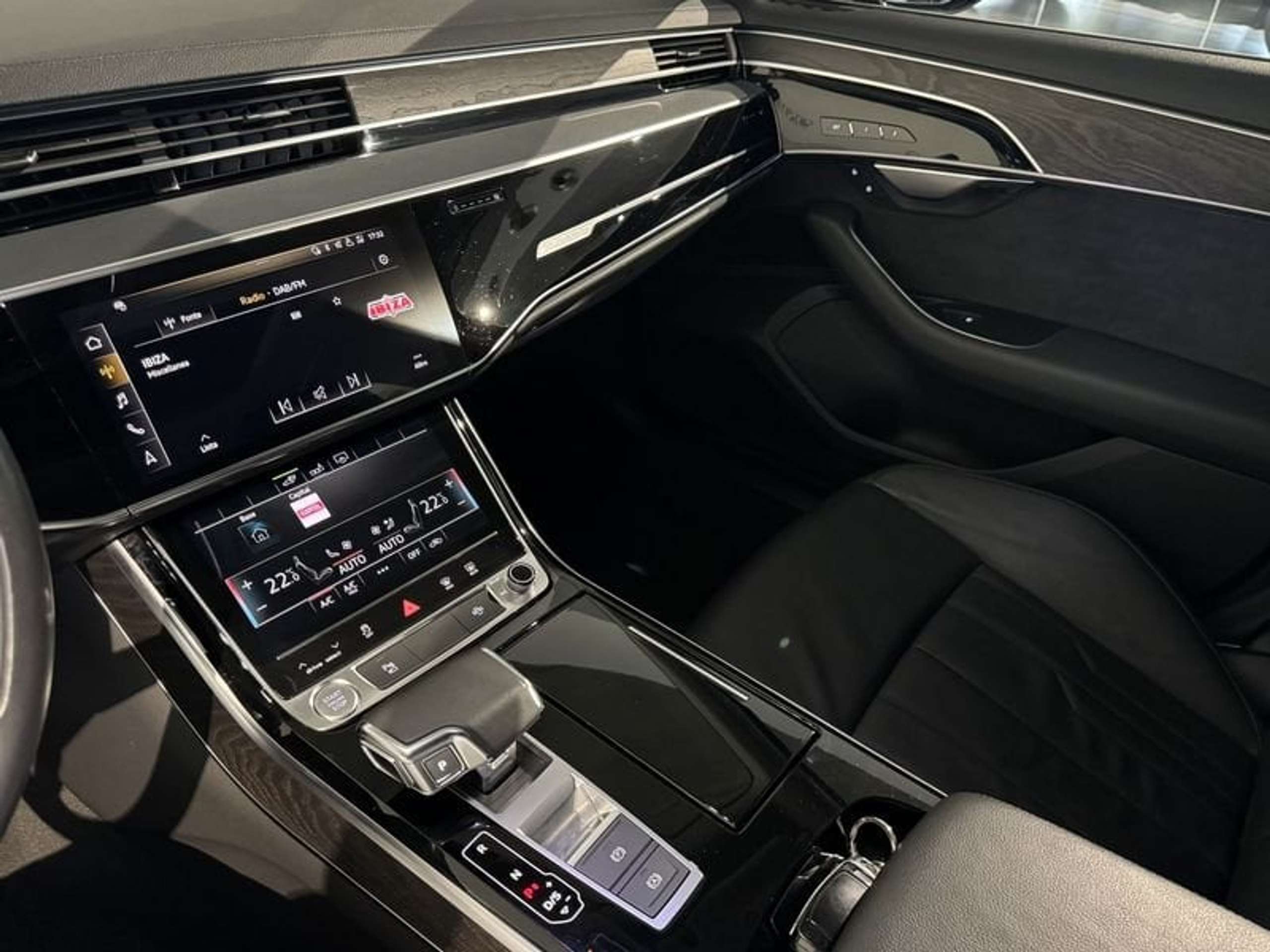 Audi - A8