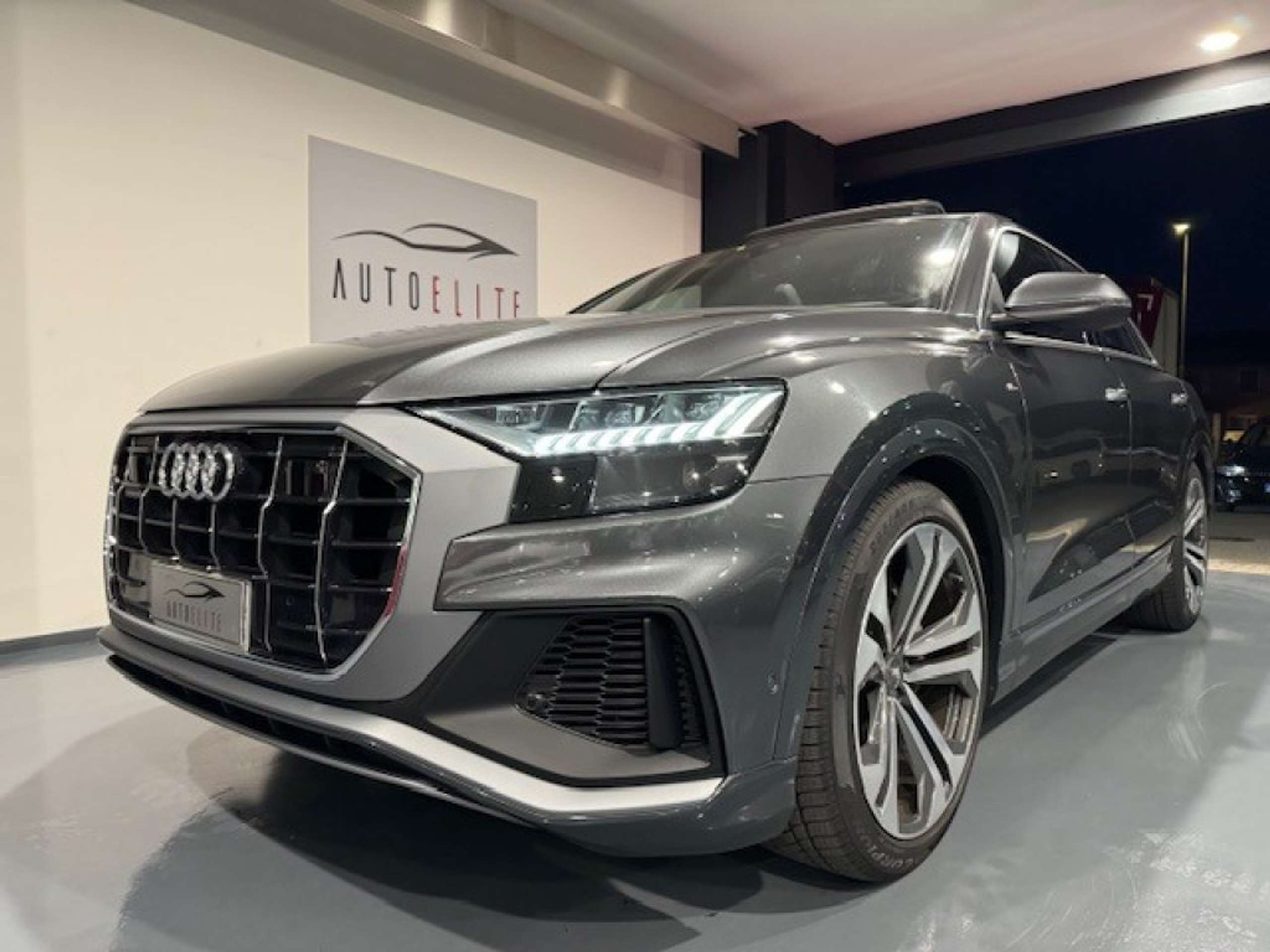 Audi - Q8