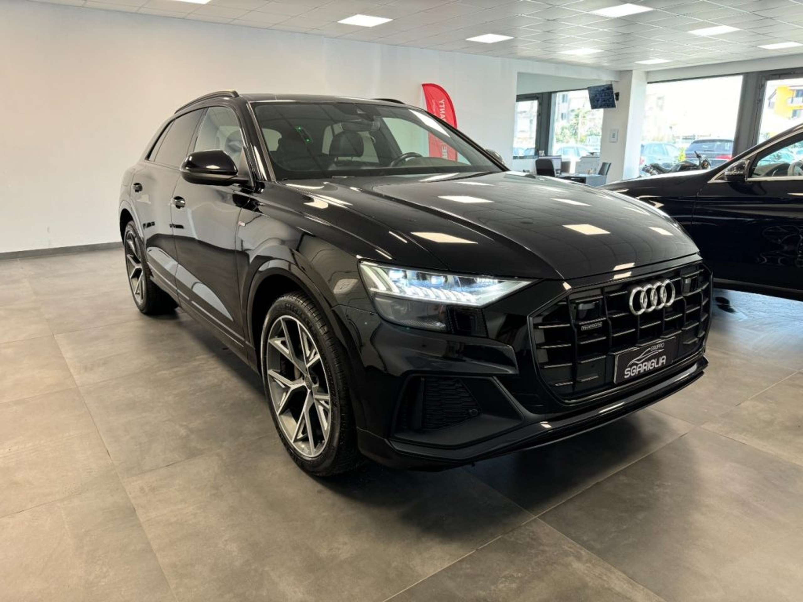 Audi - Q8