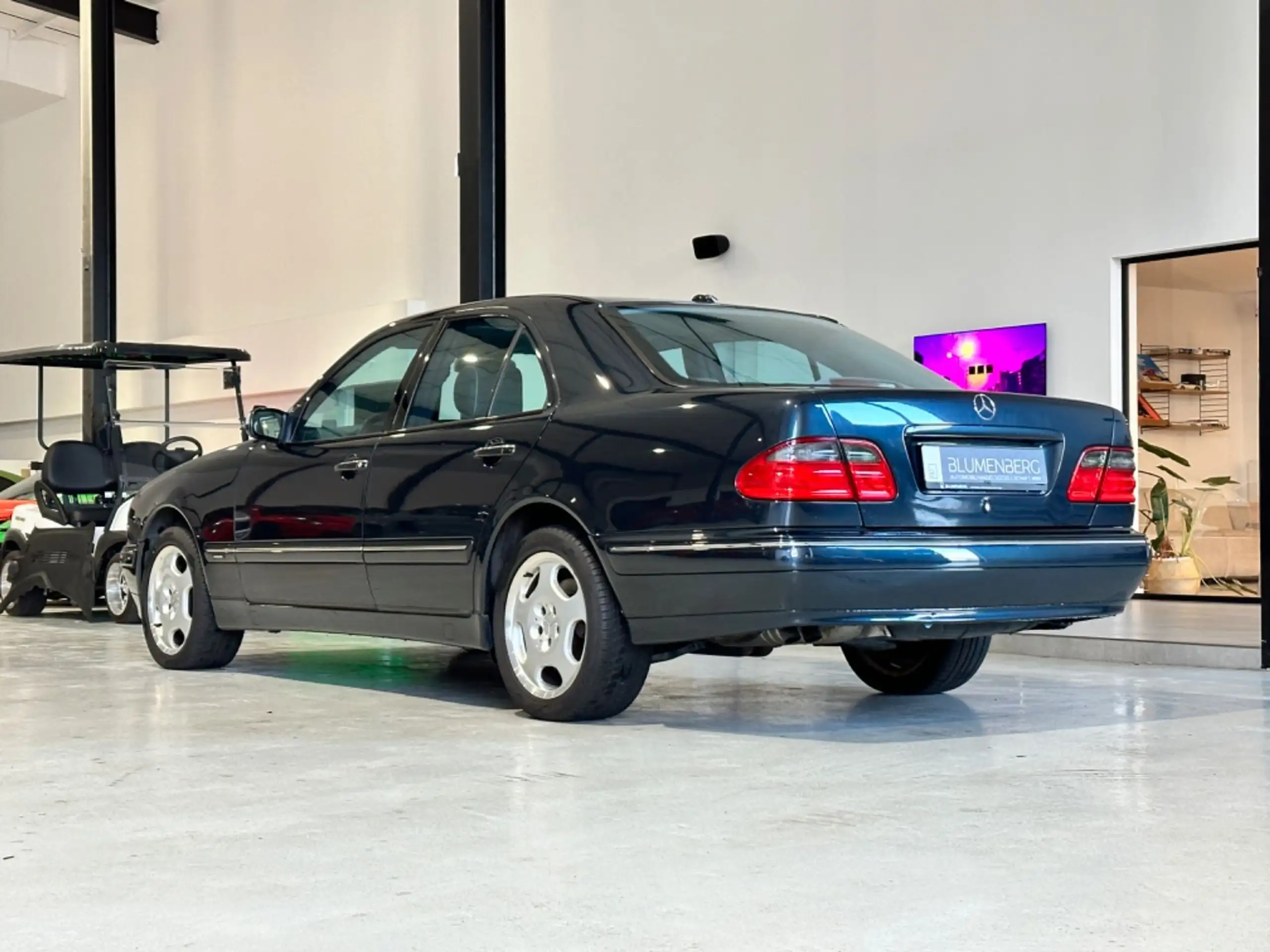 Mercedes-Benz - E 430