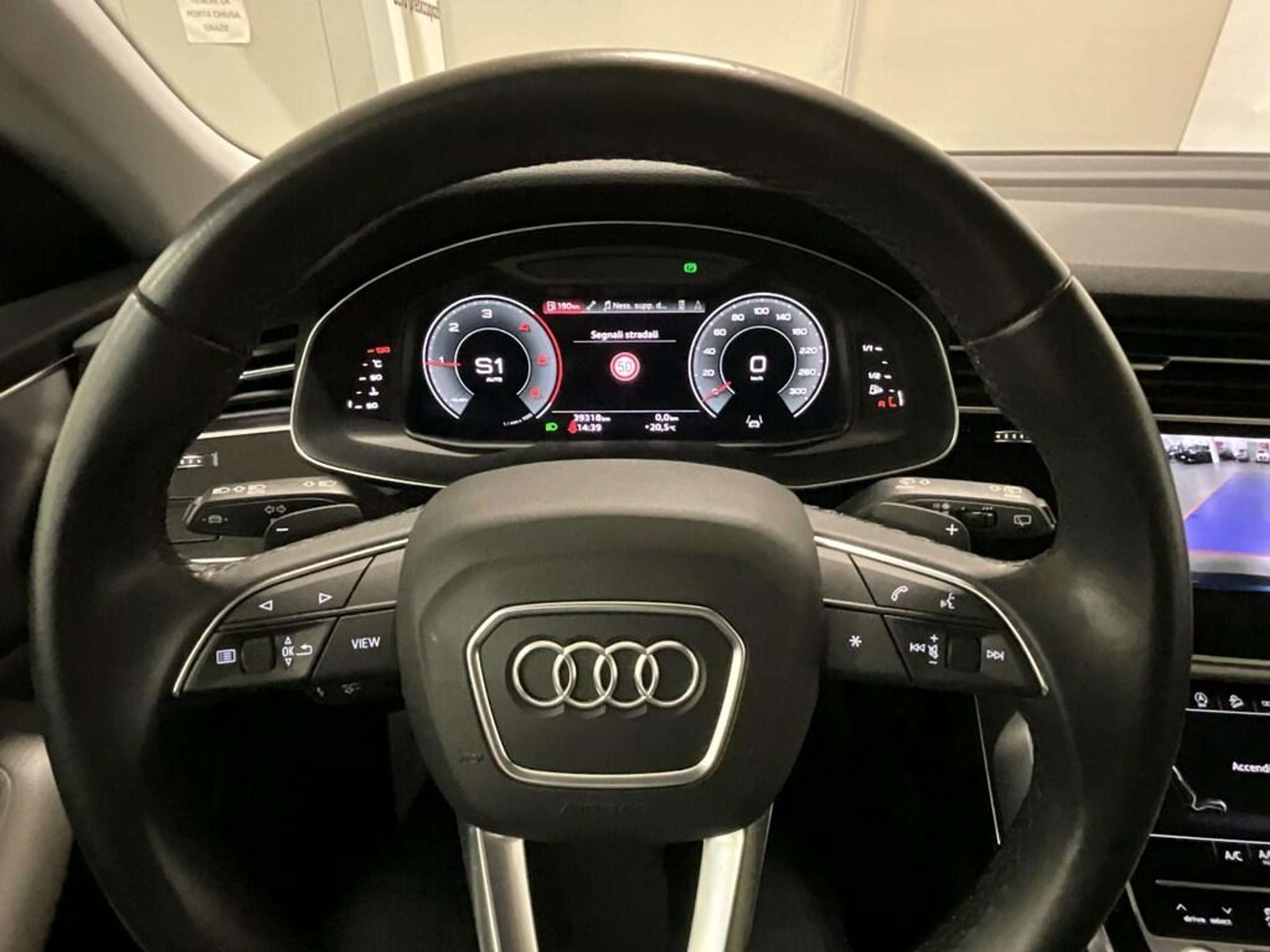 Audi - Q8