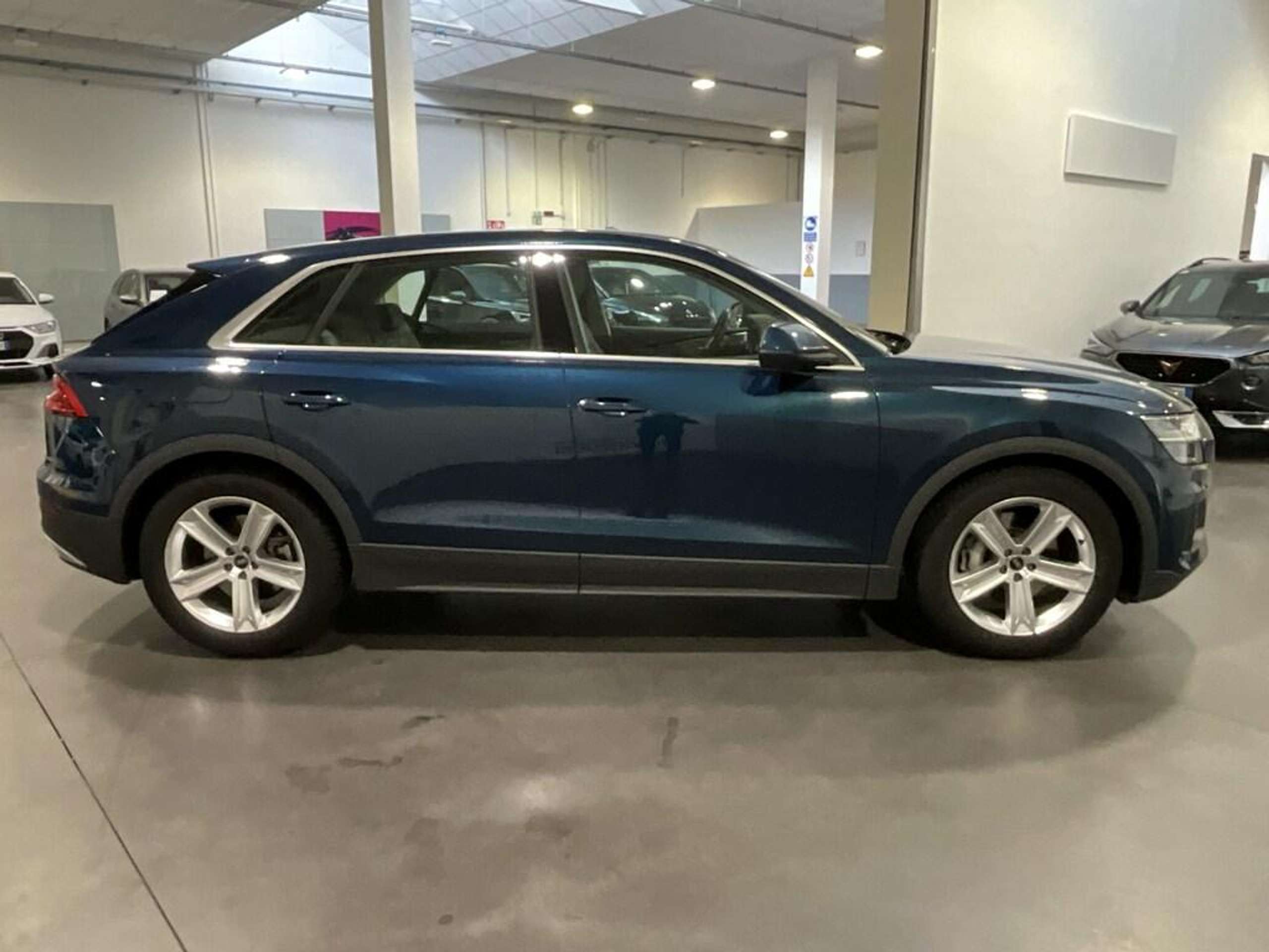 Audi - Q8