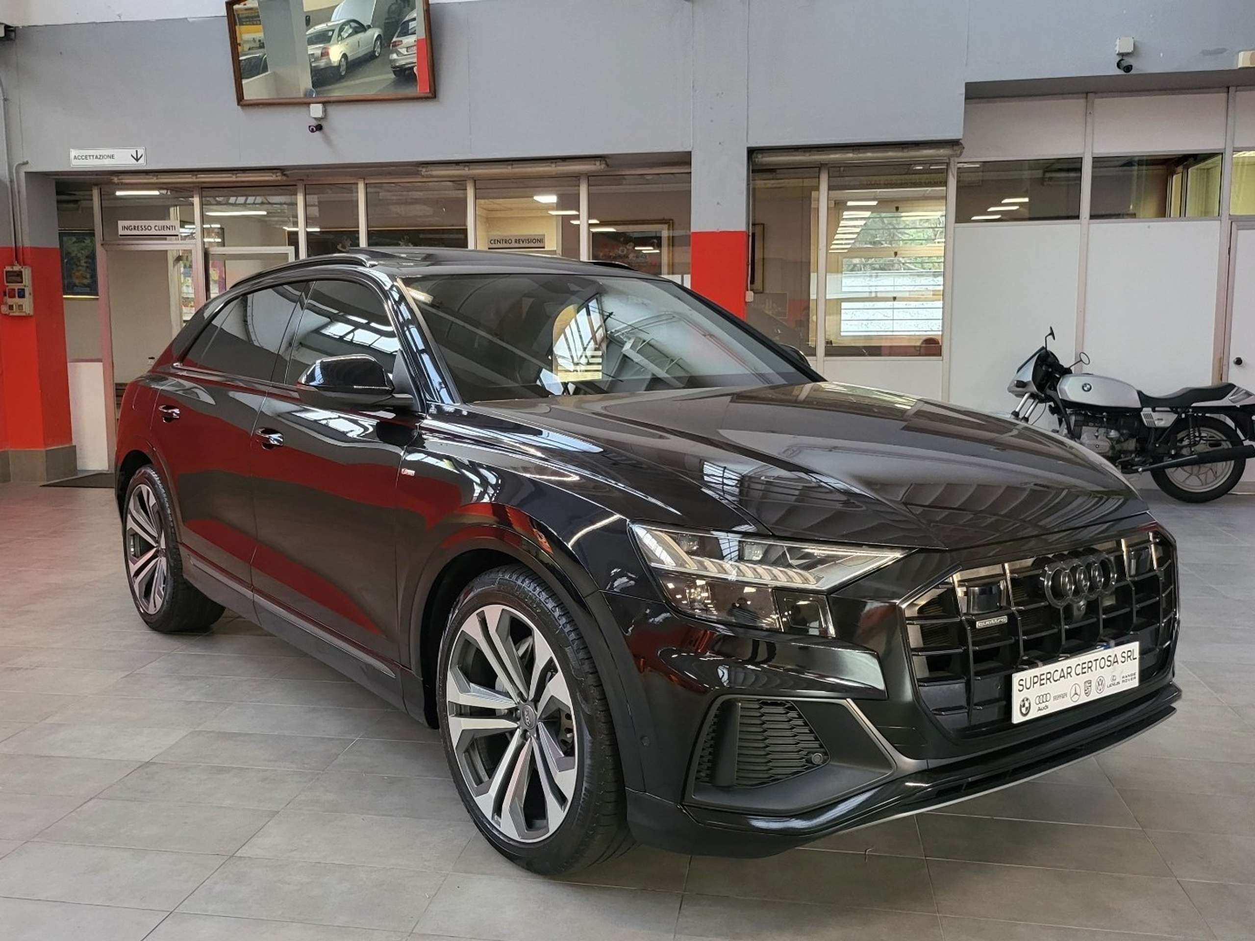 Audi - Q8