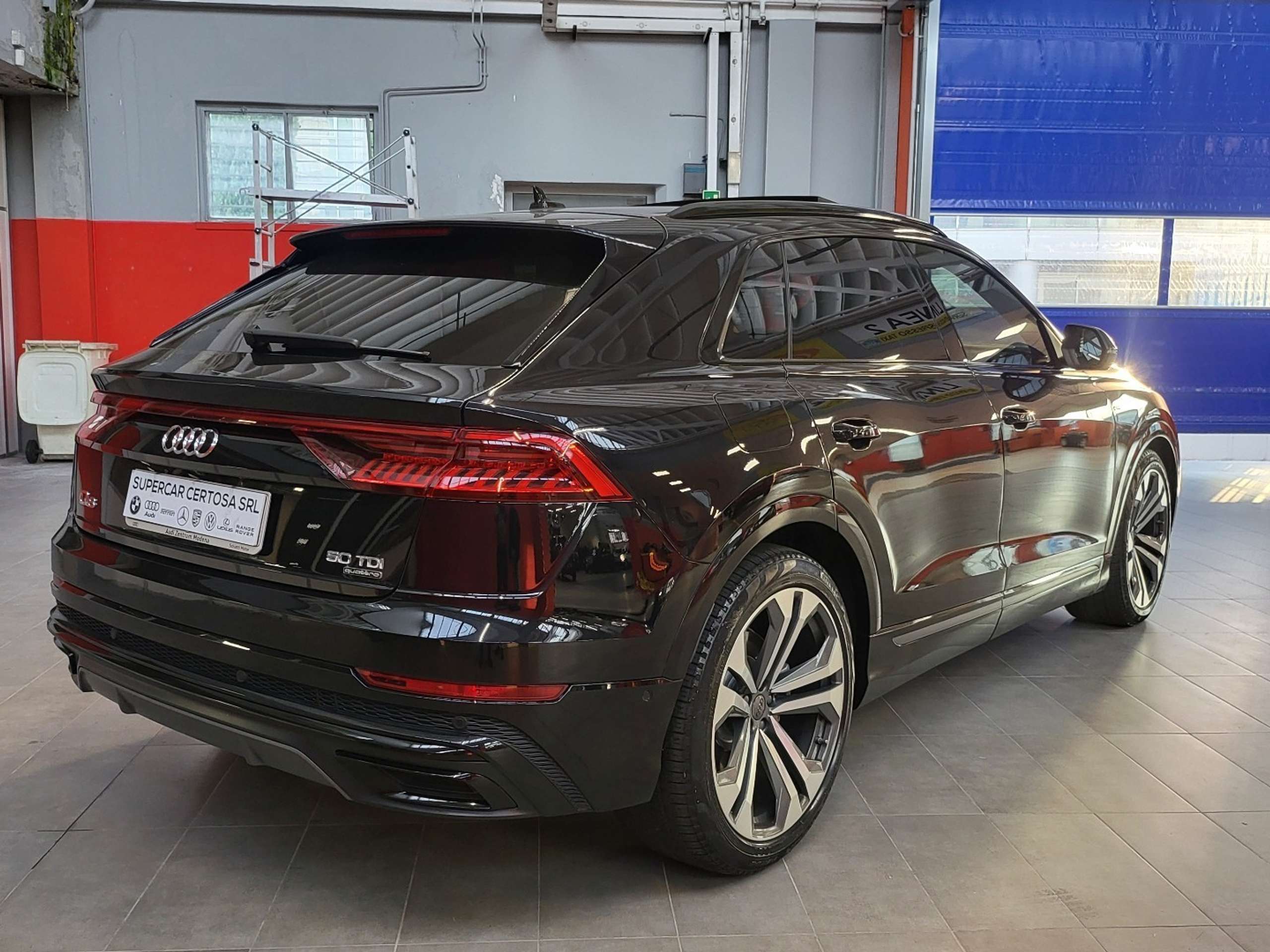 Audi - Q8