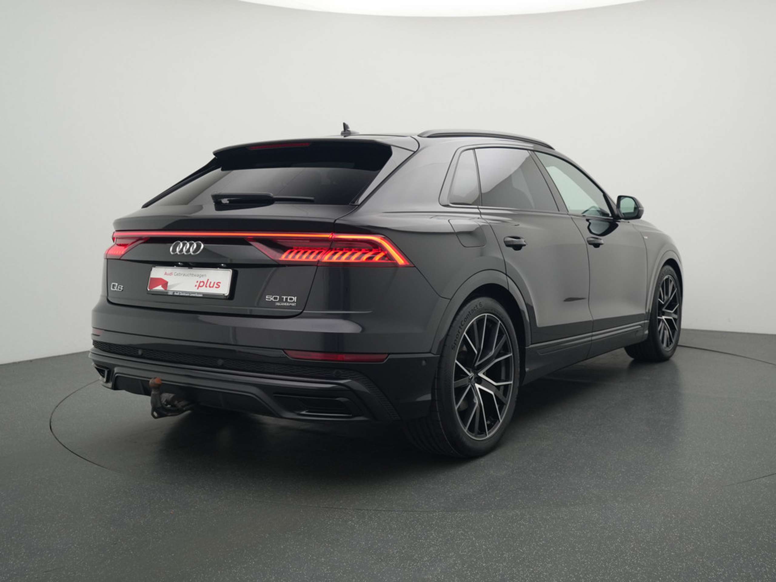 Audi - Q8