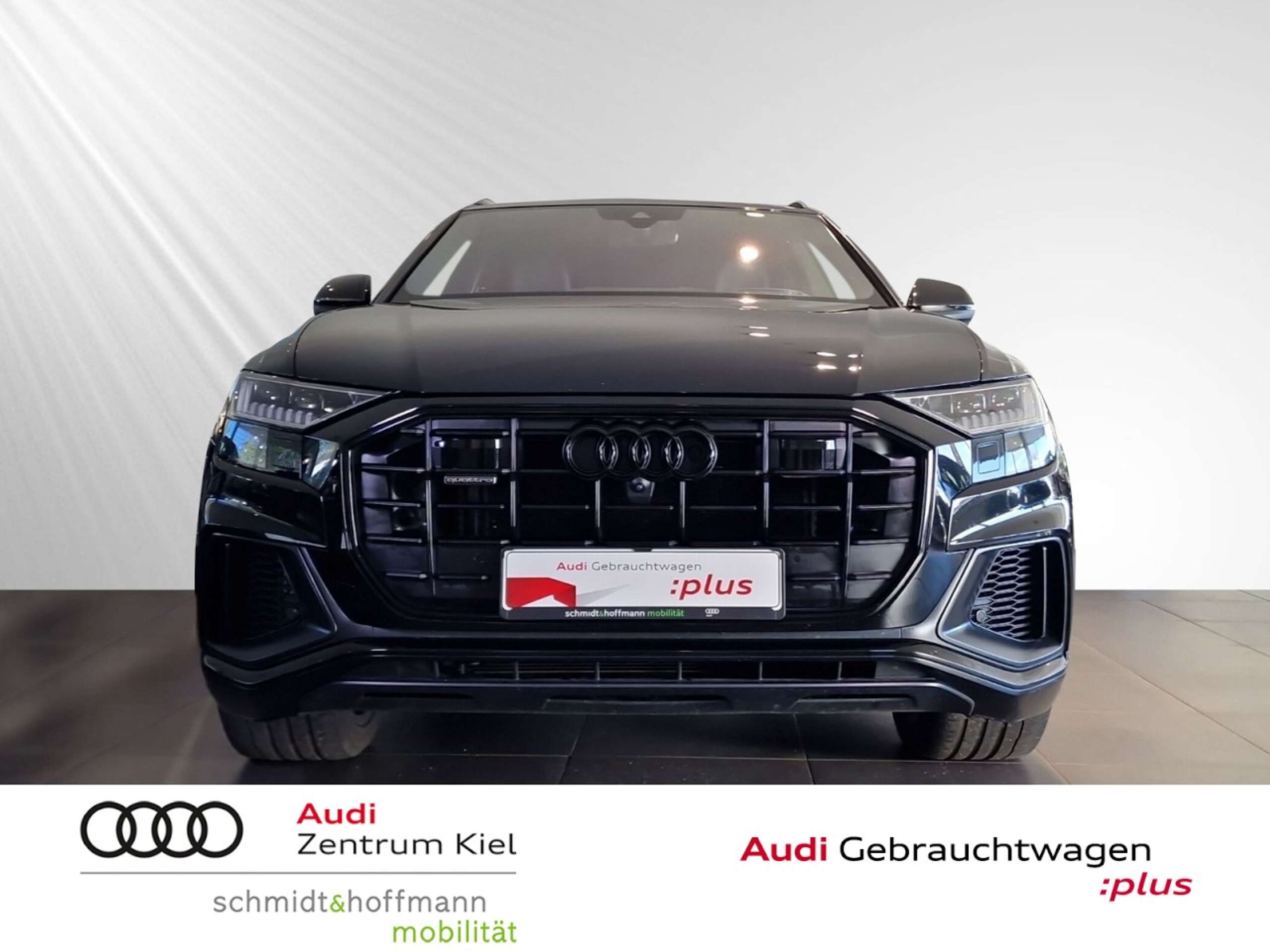 Audi - Q8