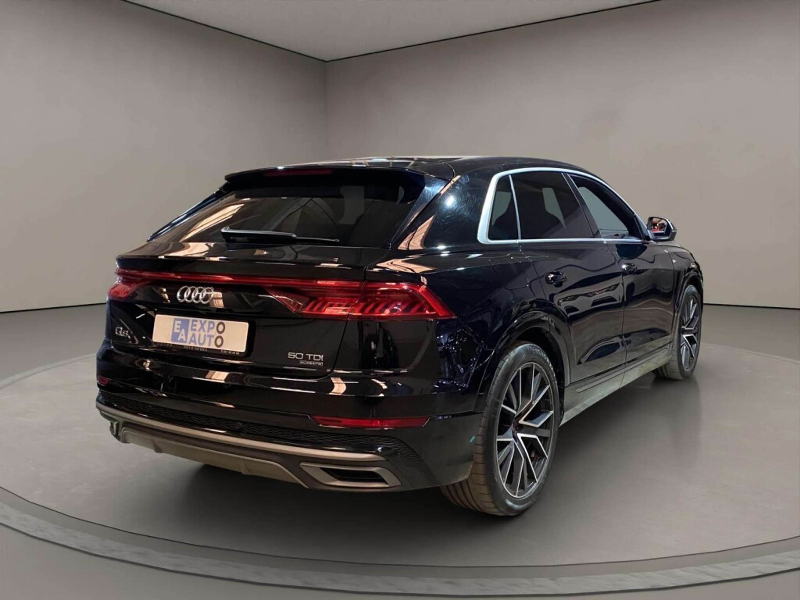 Audi - Q8