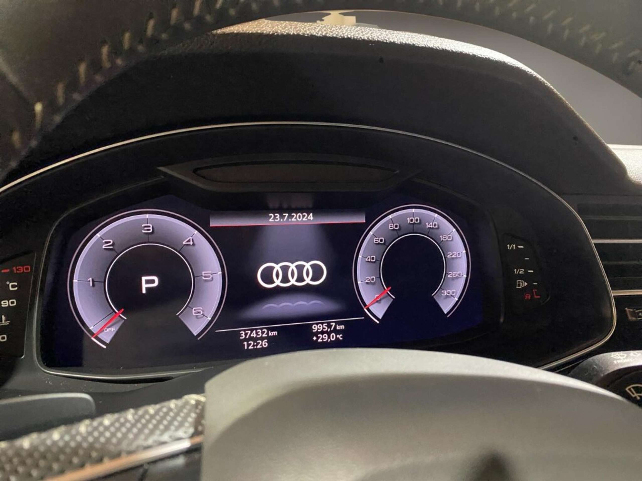 Audi - Q8