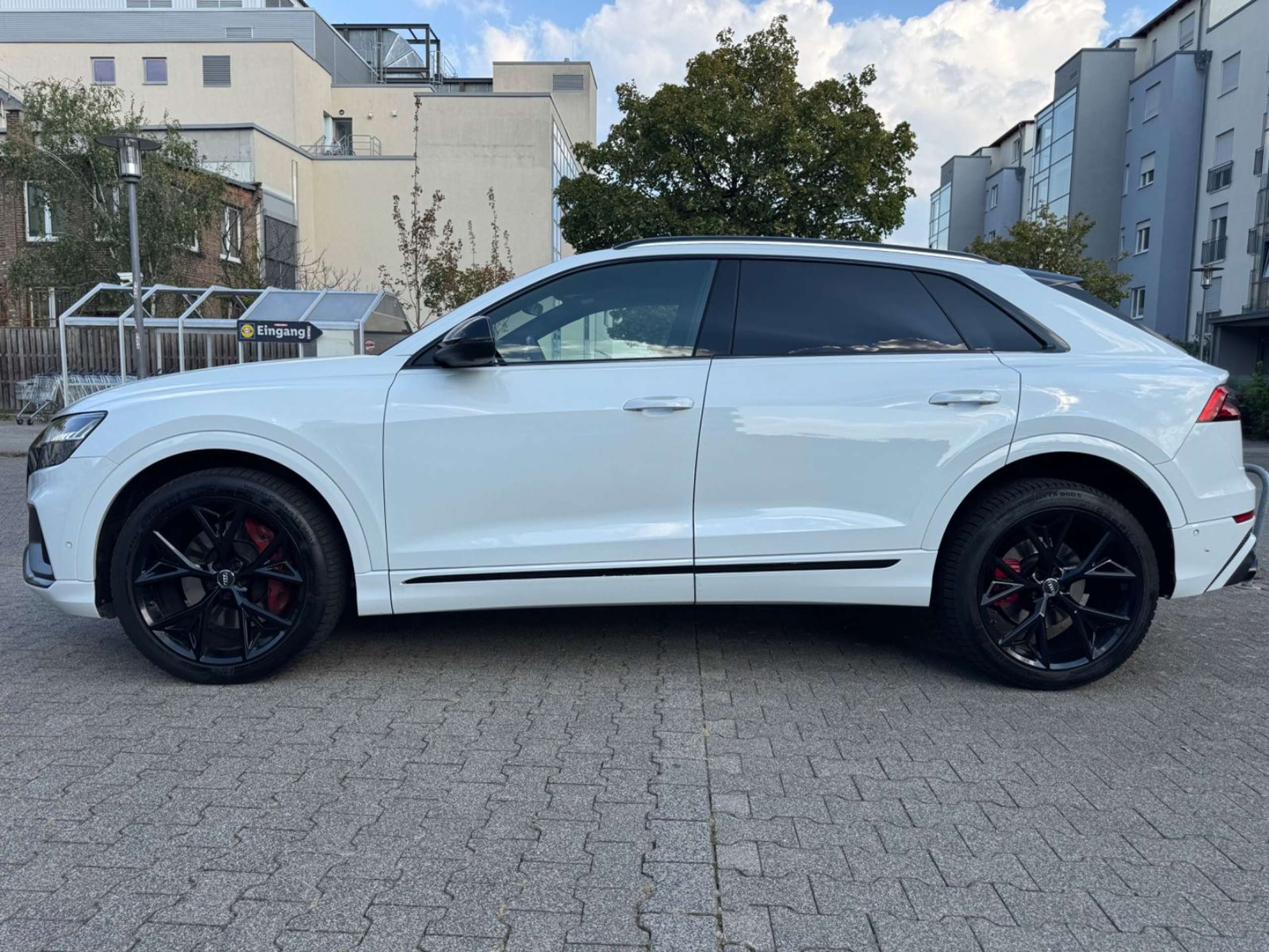 Audi - SQ8