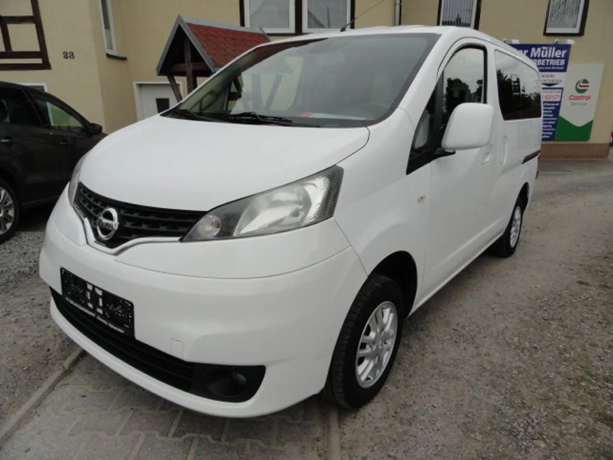 Nissan - NV200