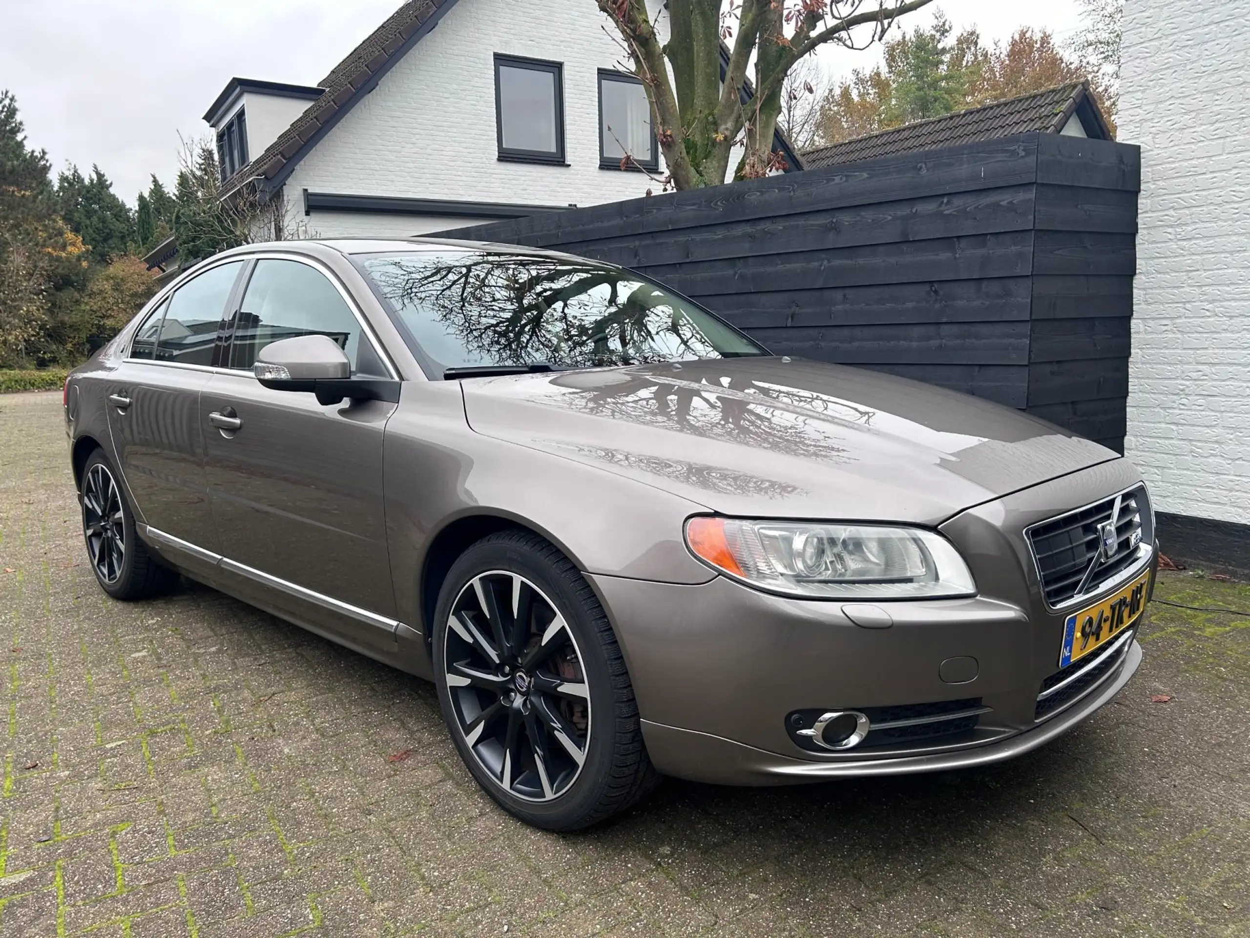 Volvo - S80