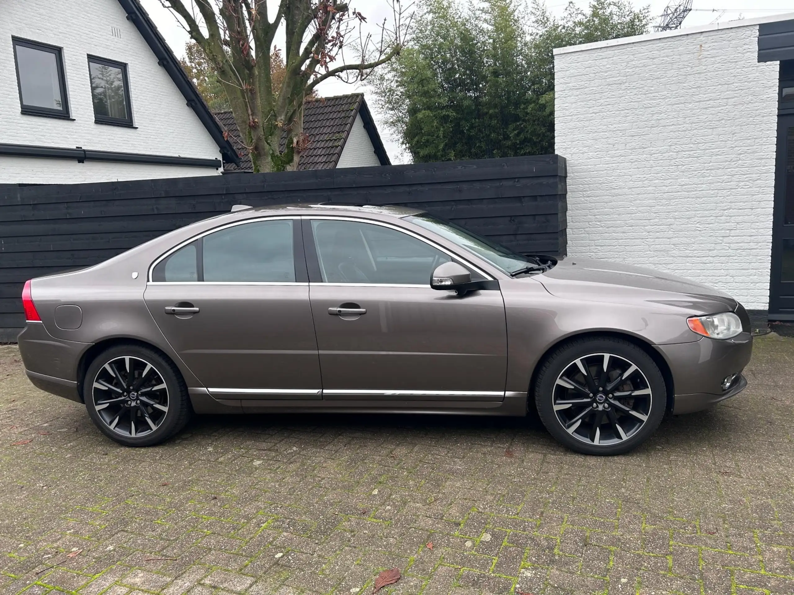 Volvo - S80