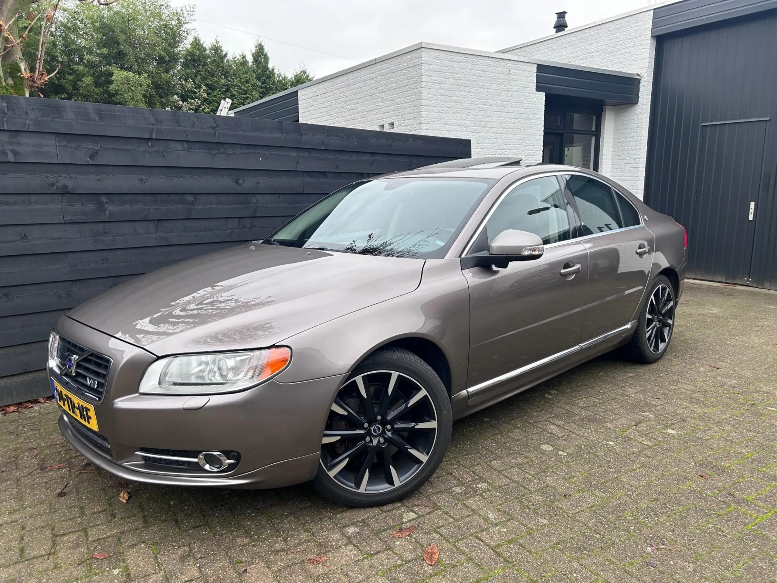 Volvo - S80