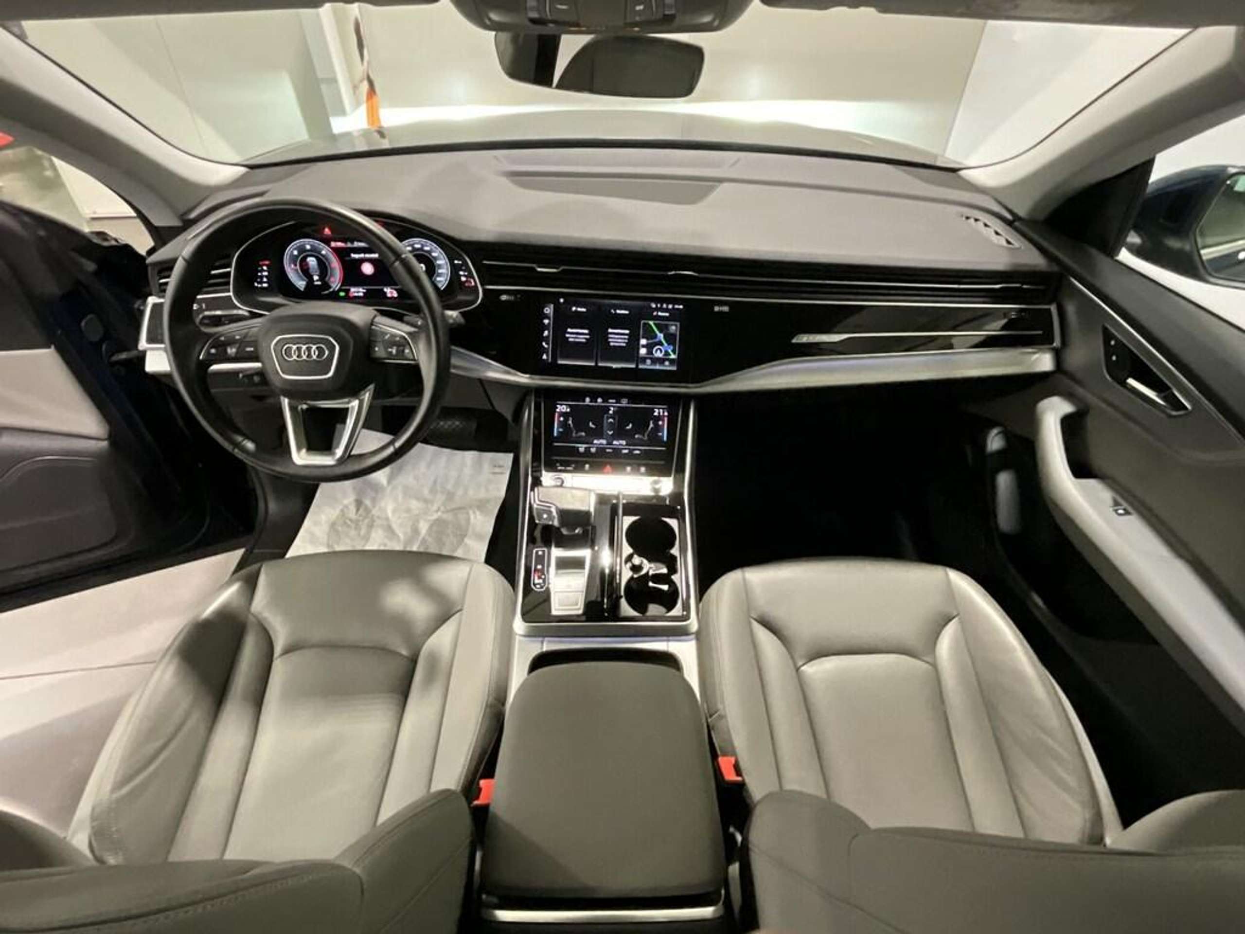 Audi - Q8