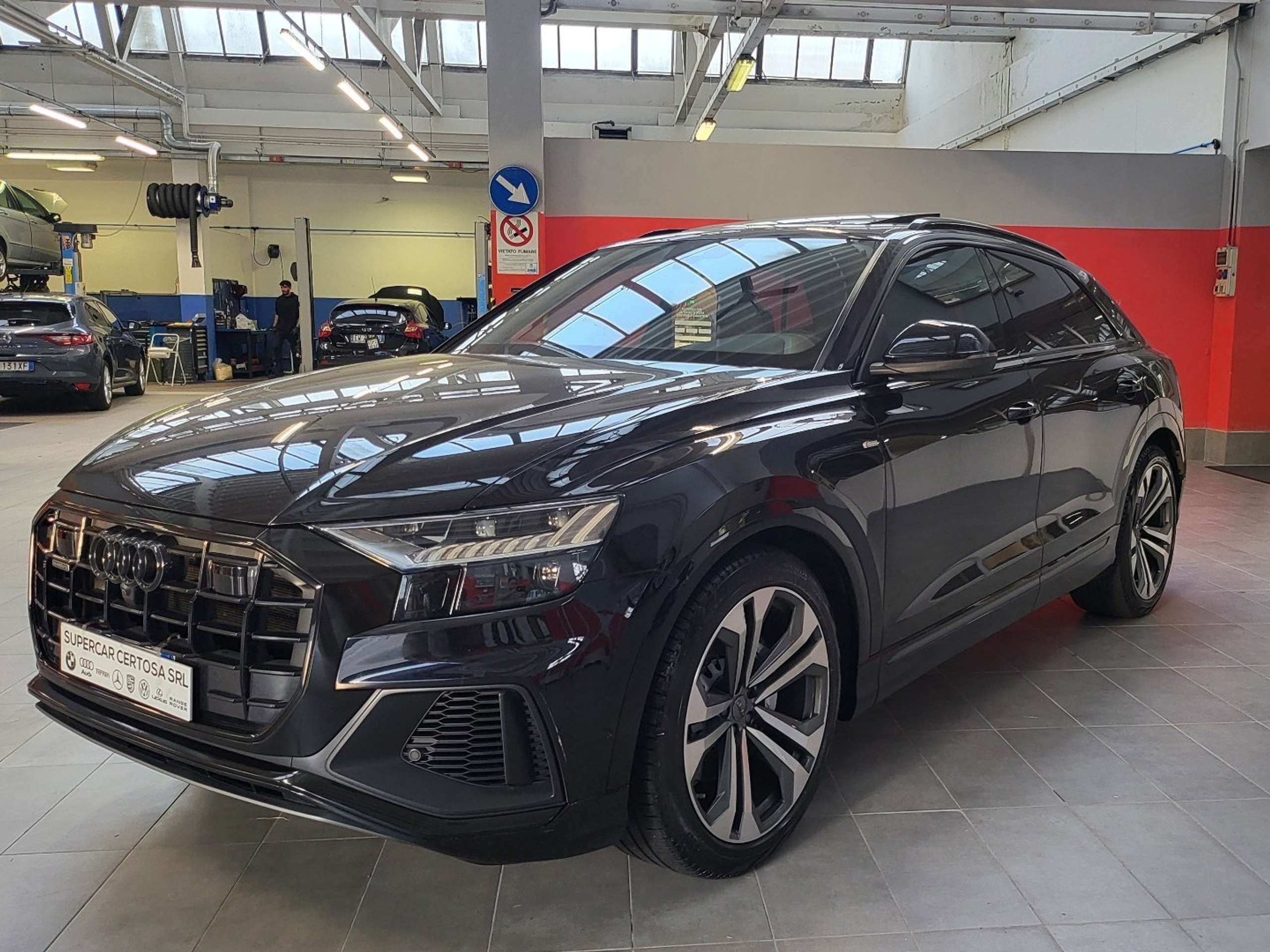 Audi - Q8