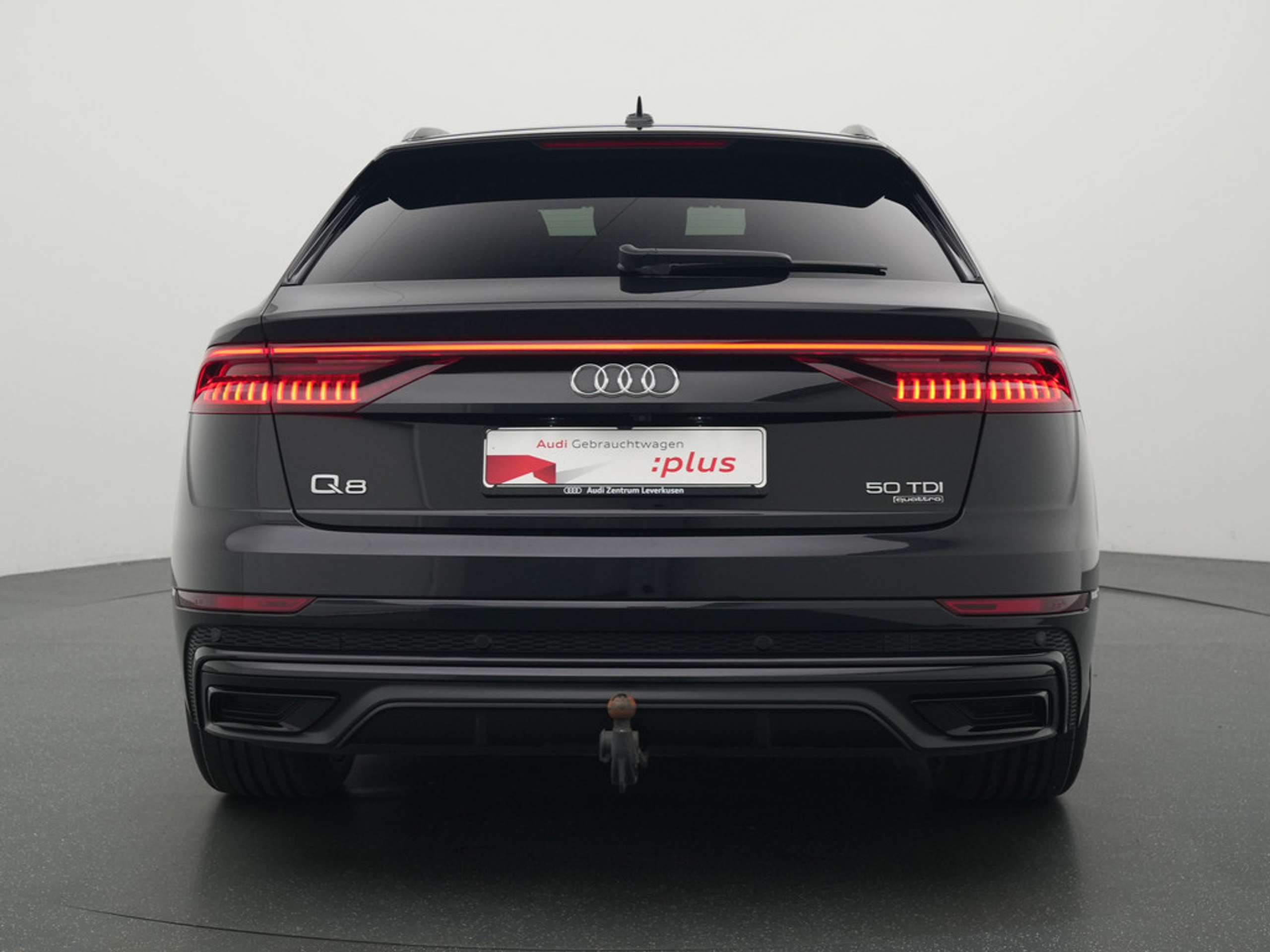 Audi - Q8