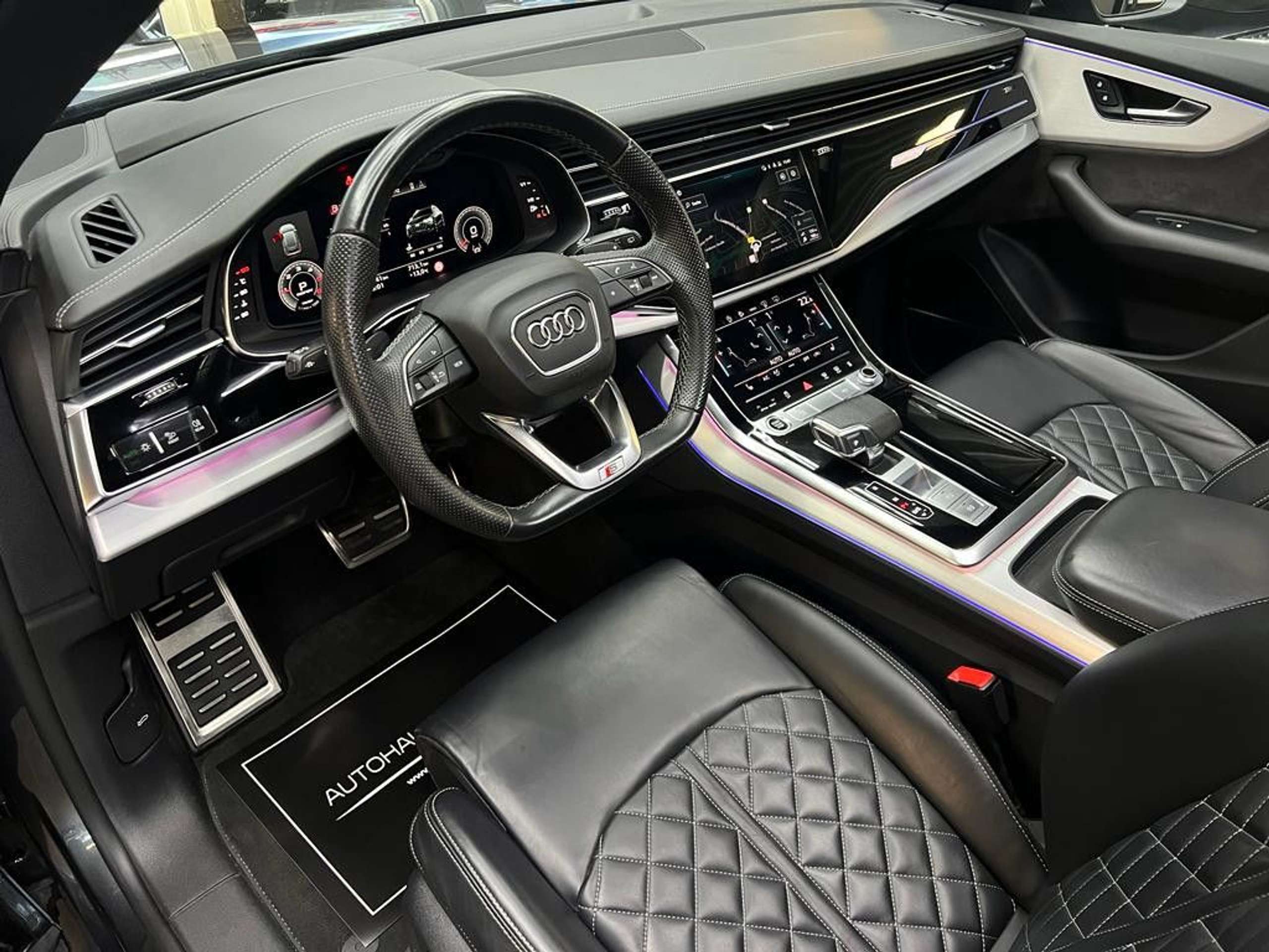 Audi - Q8