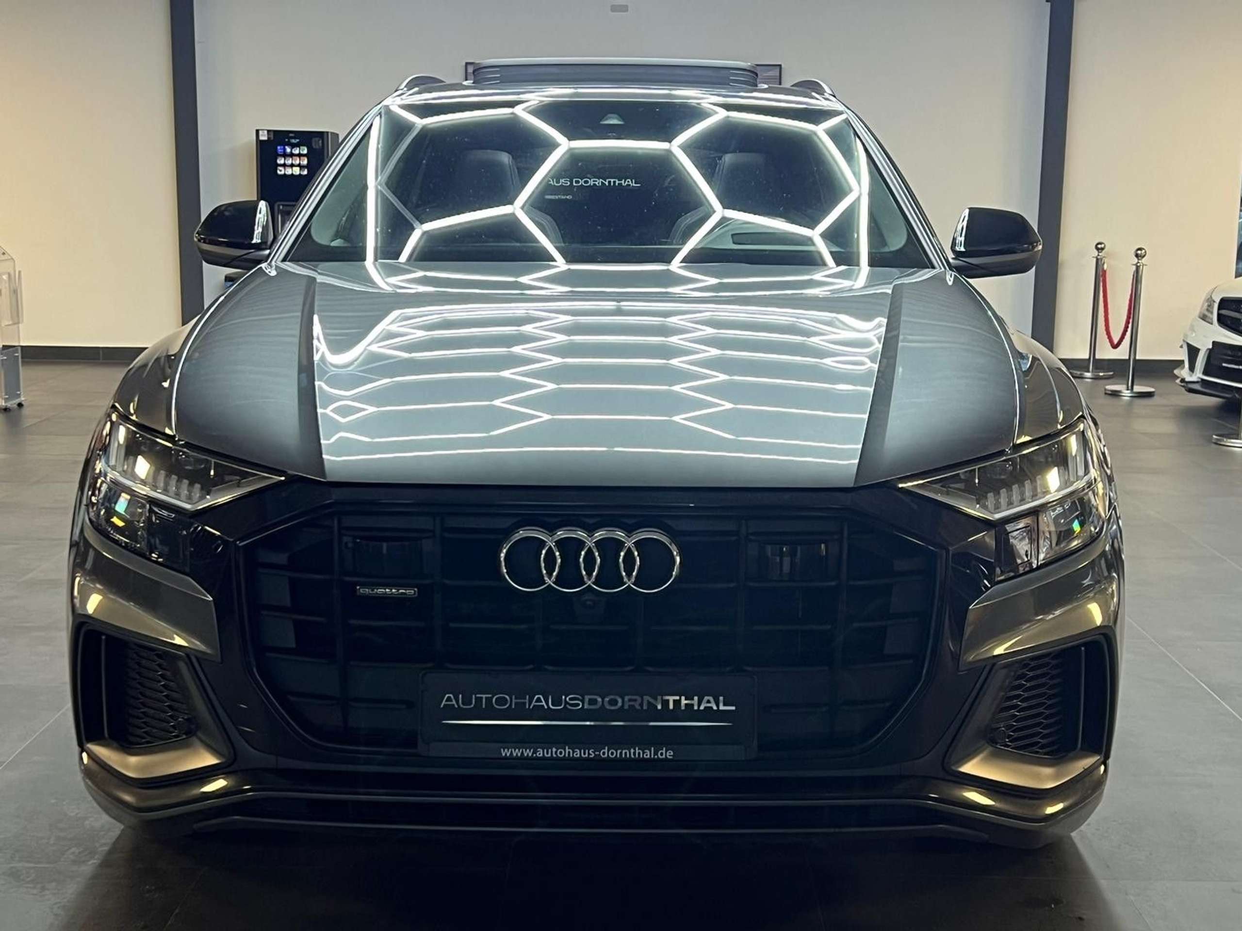 Audi - Q8