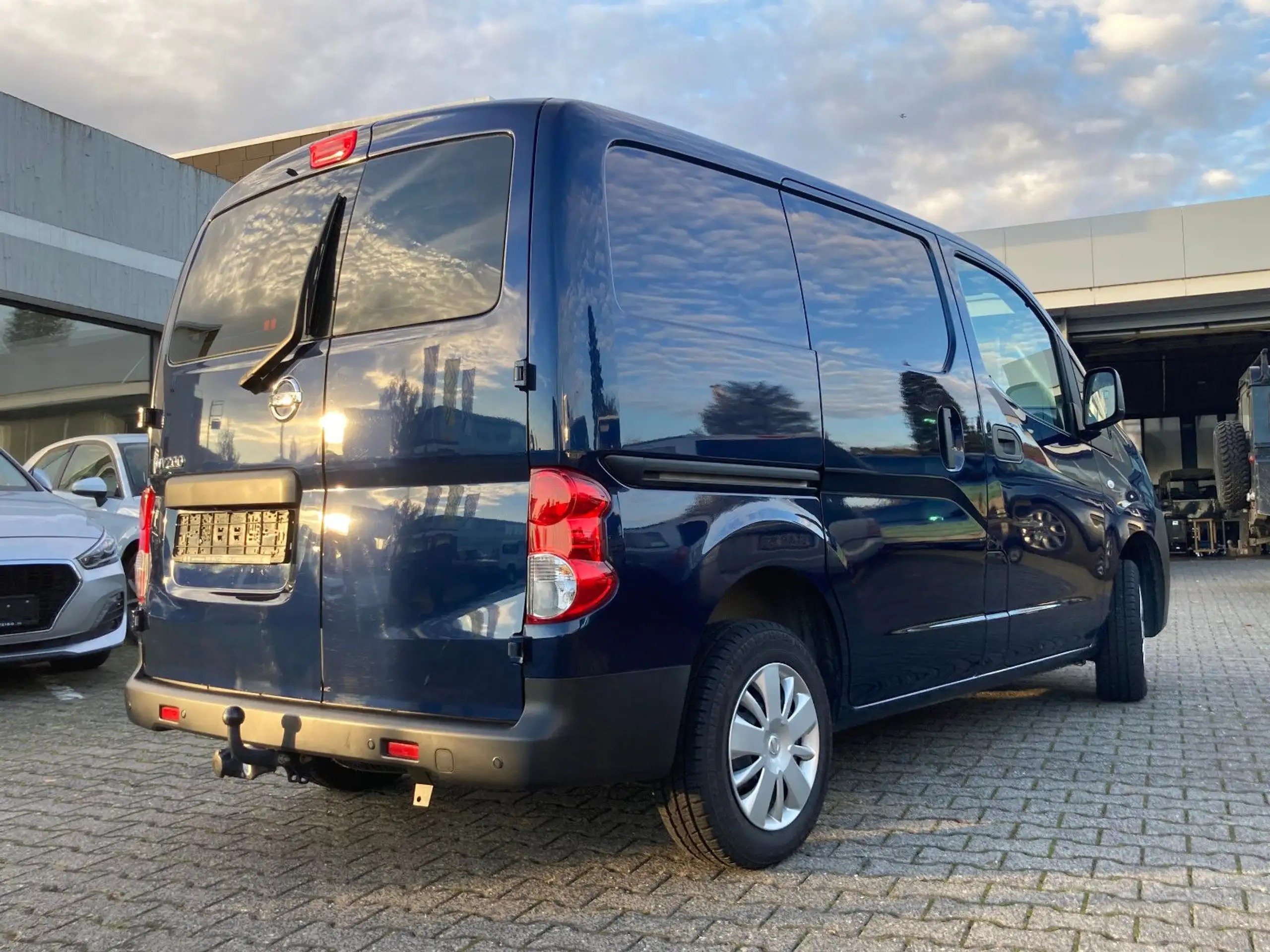 Nissan - NV200