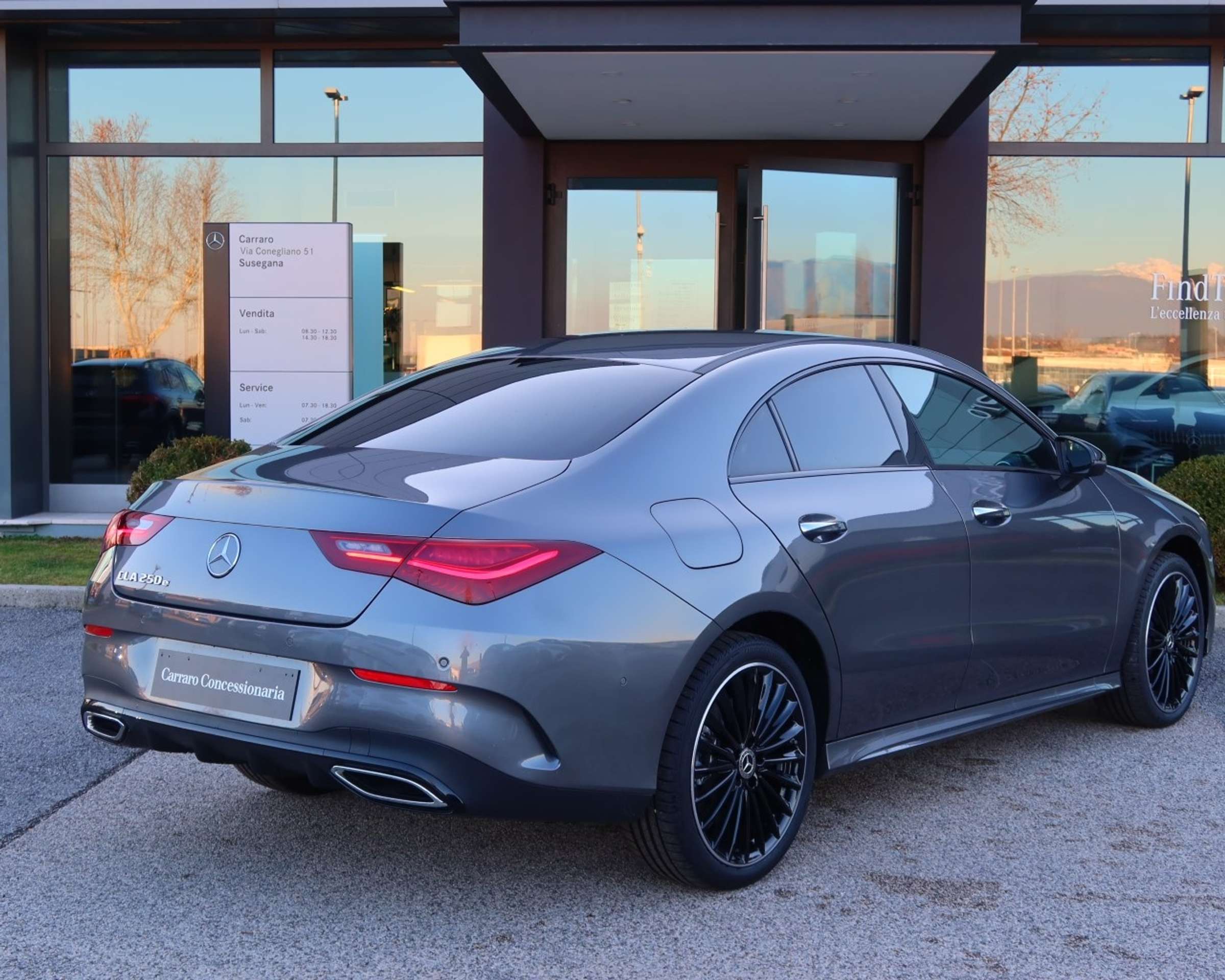 Mercedes-Benz - CLA 250