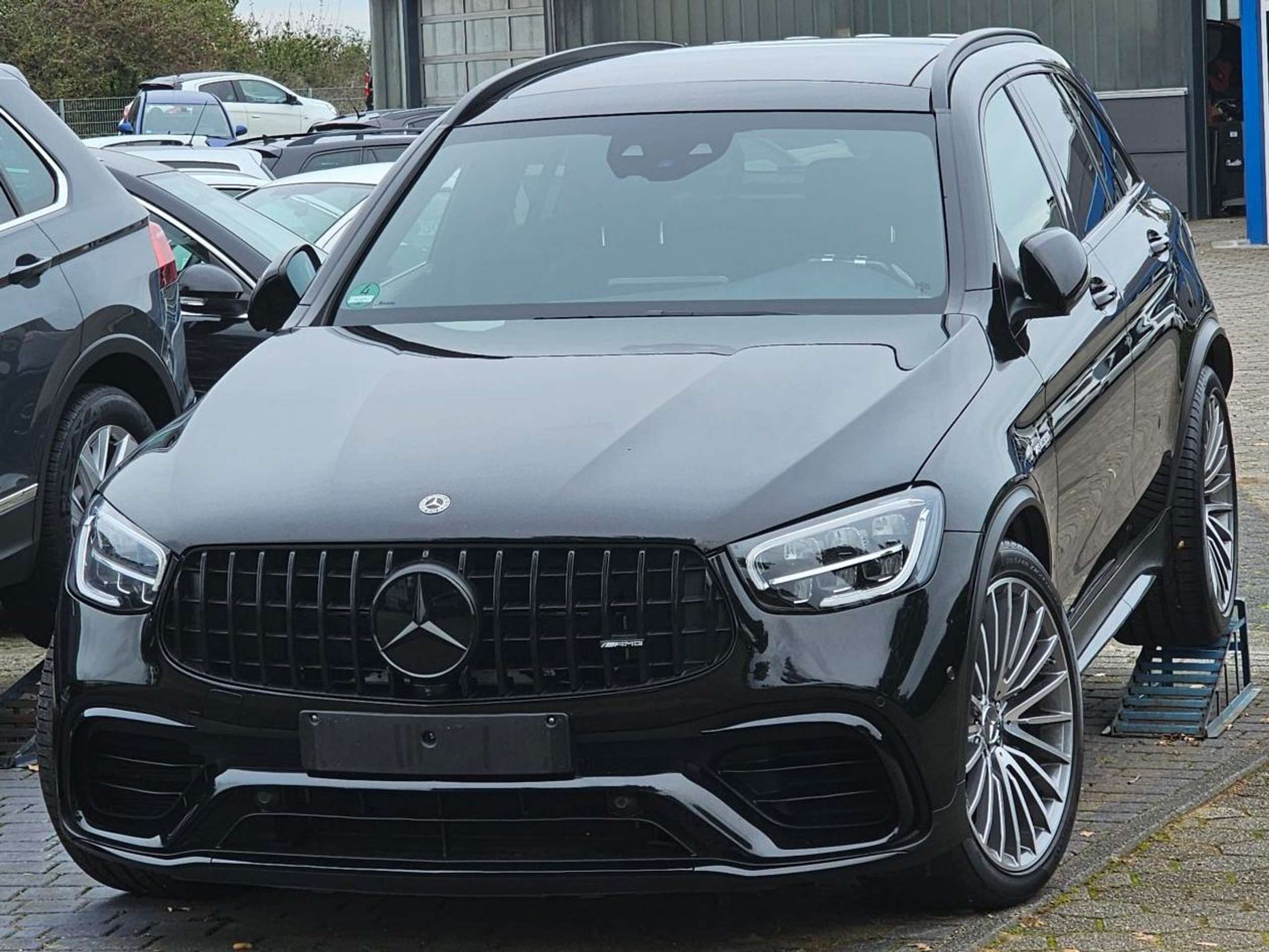 Mercedes-Benz - GLC 63 AMG