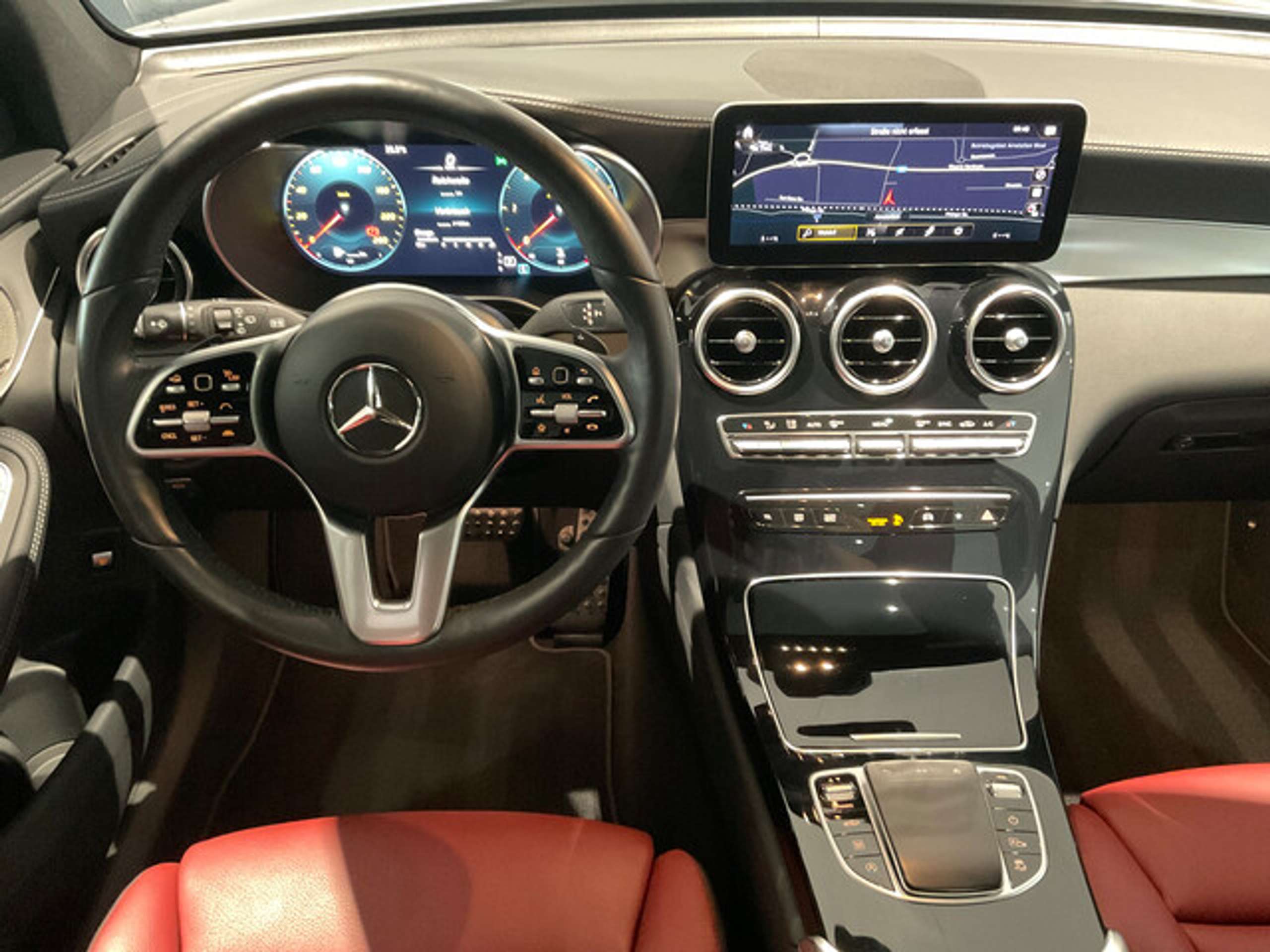 Mercedes-Benz - GLC 300