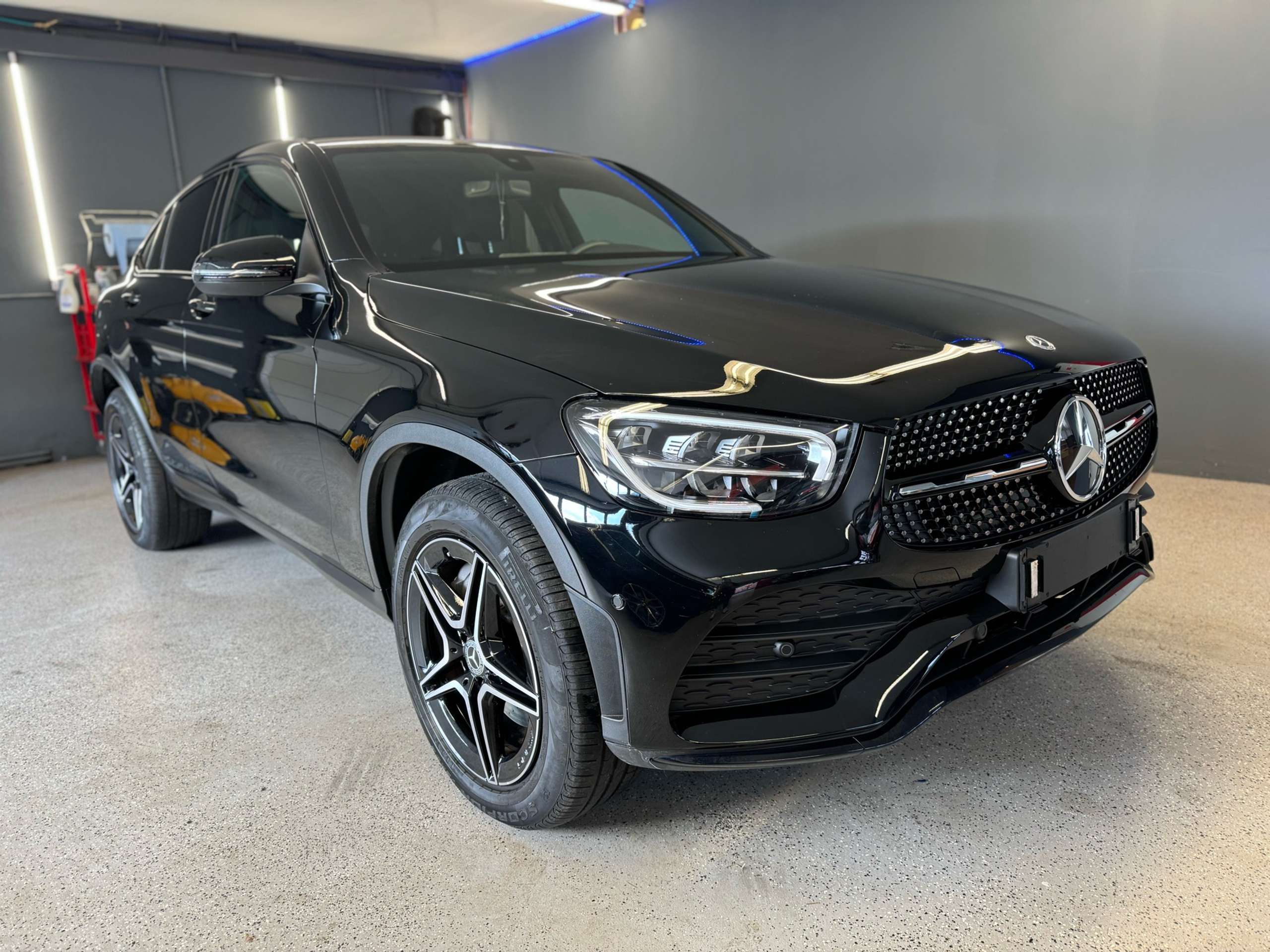 Mercedes-Benz - GLC 300