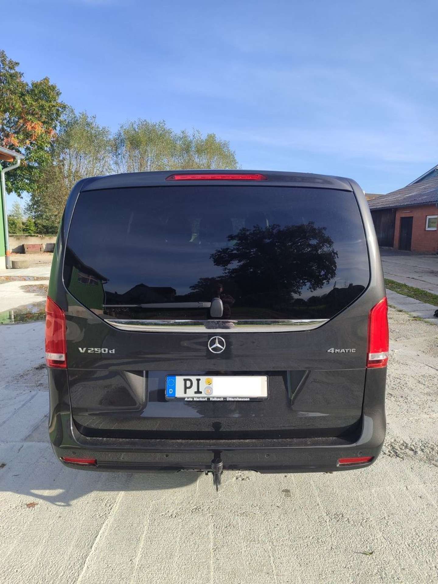 Mercedes-Benz - V 250