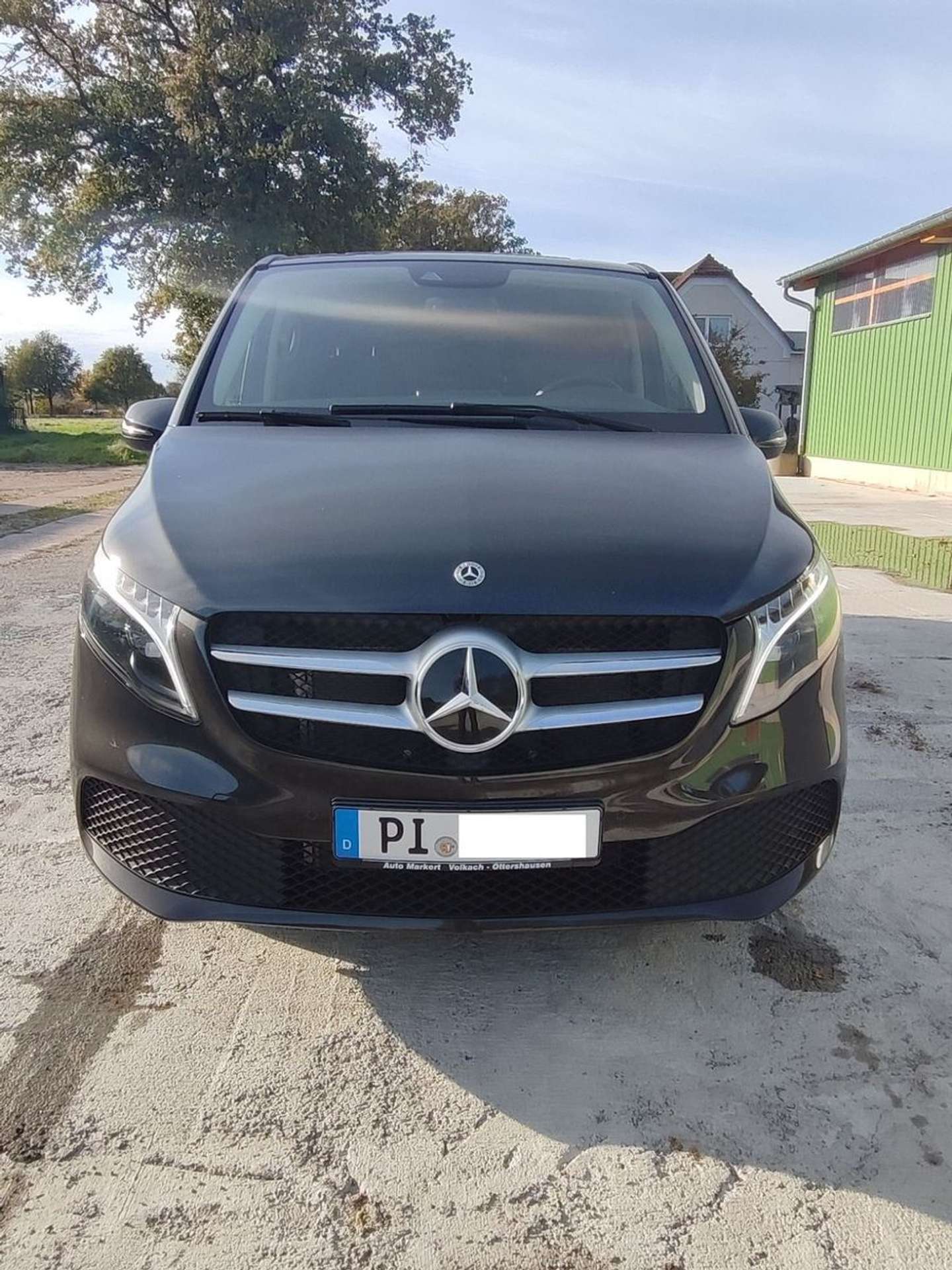 Mercedes-Benz - V 250