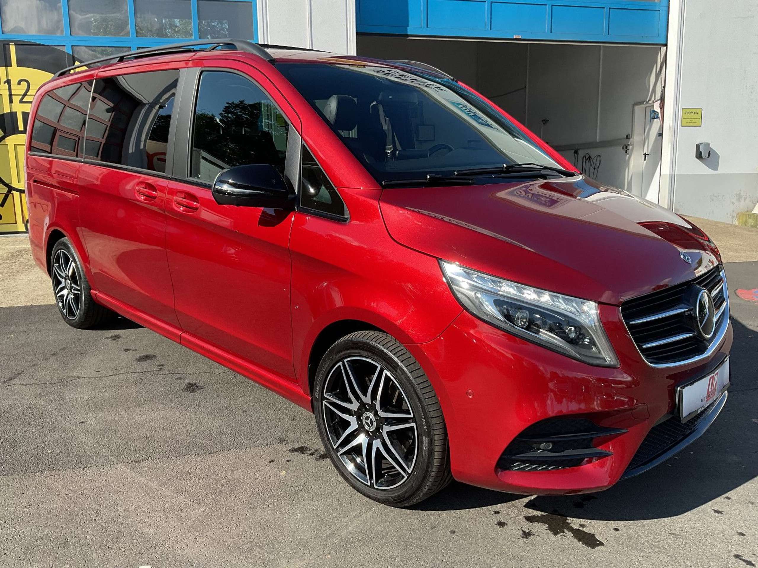 Mercedes-Benz - V 250