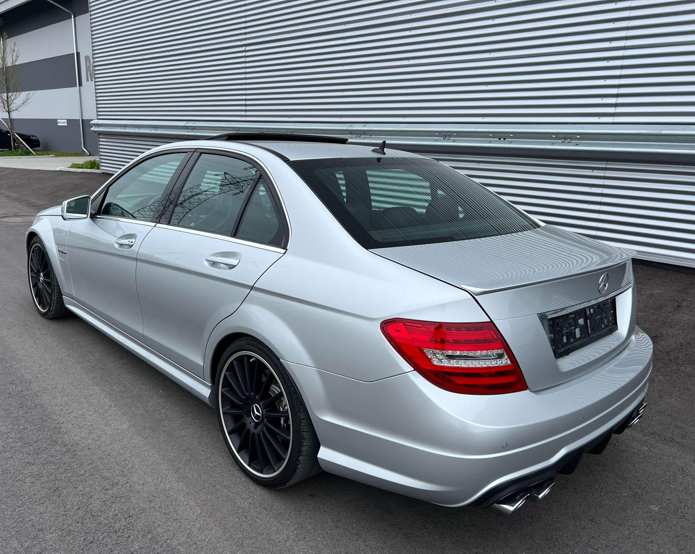 Mercedes-Benz - C 63 AMG