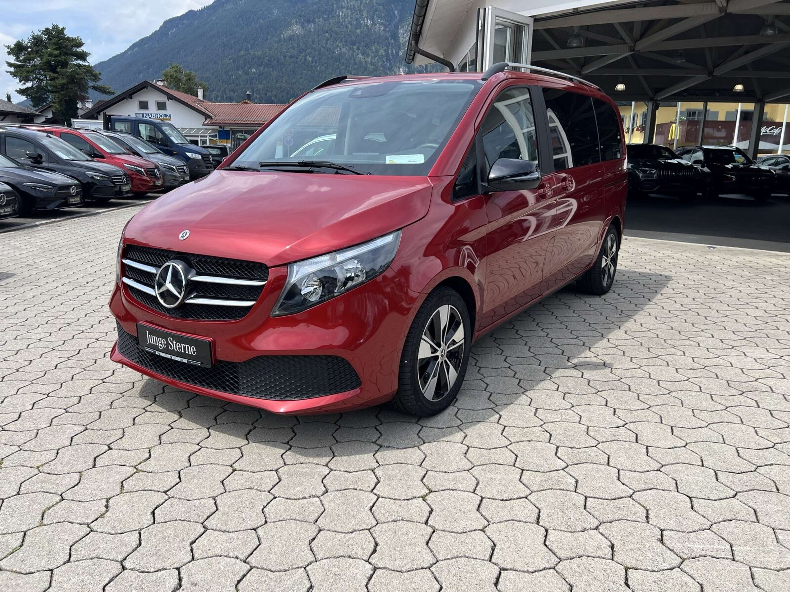 Mercedes-Benz - V 220