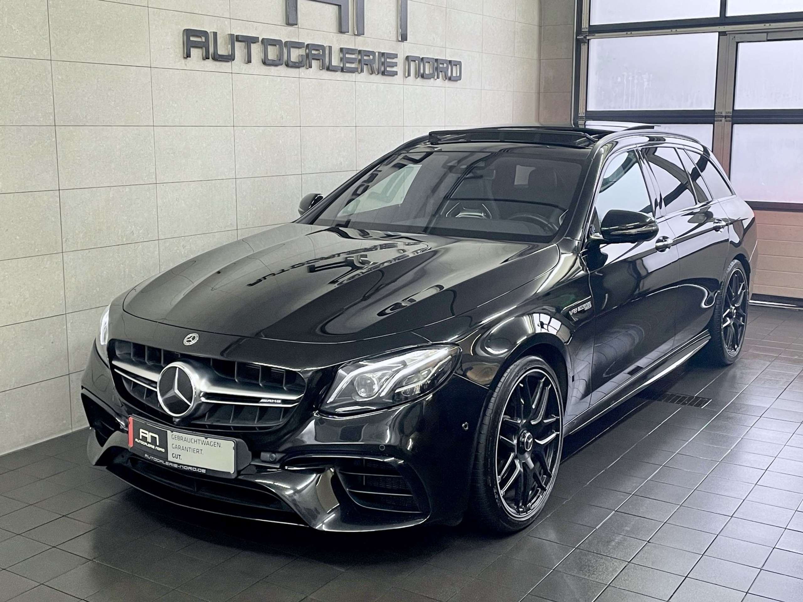 Mercedes-Benz - E 63 AMG