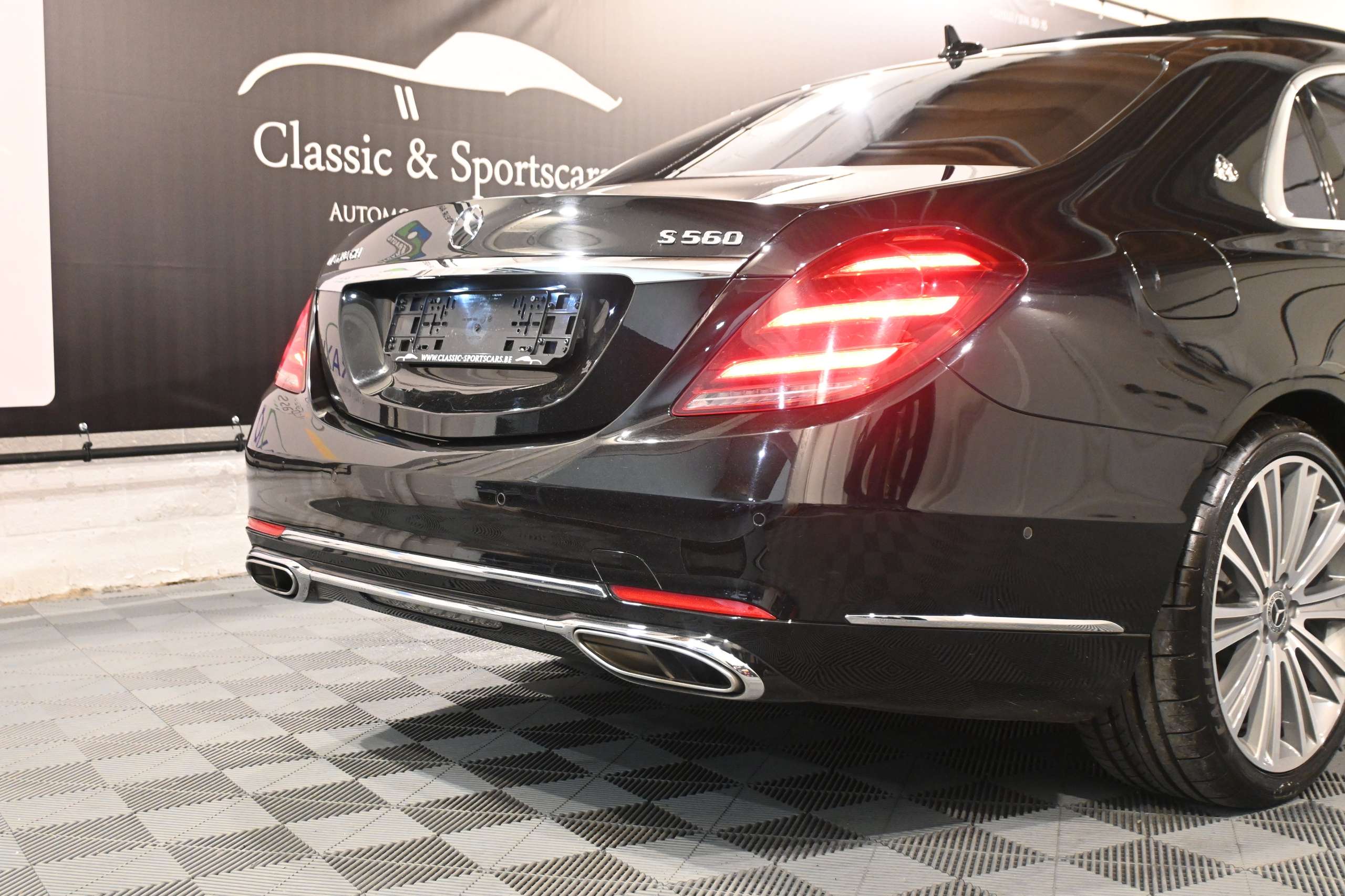 Mercedes-Benz - S 560