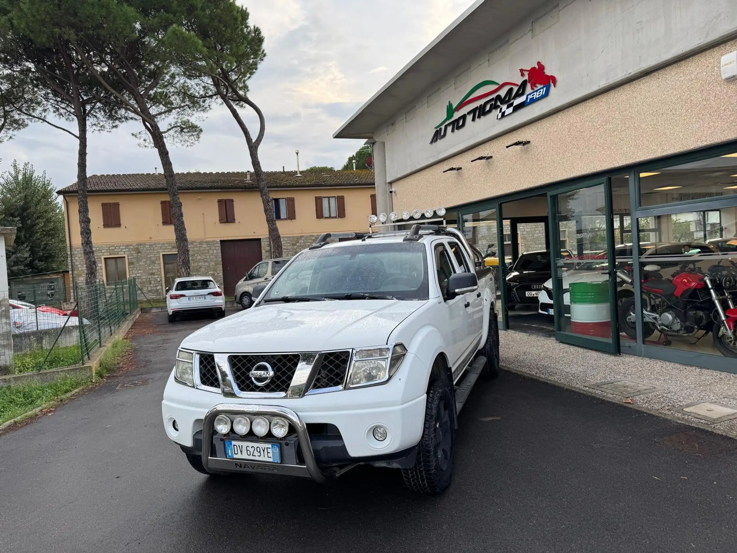 Nissan - Navara