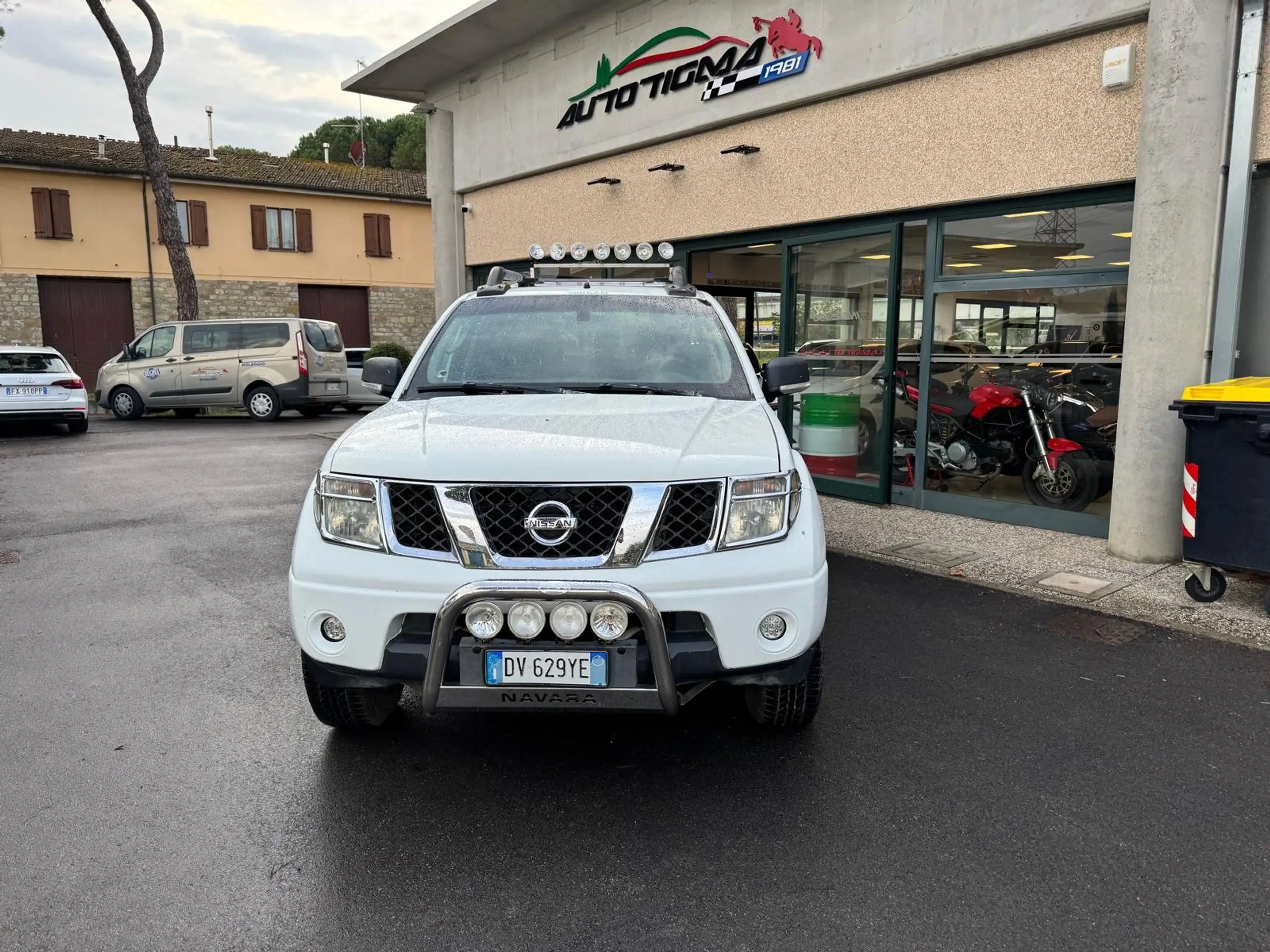 Nissan - Navara