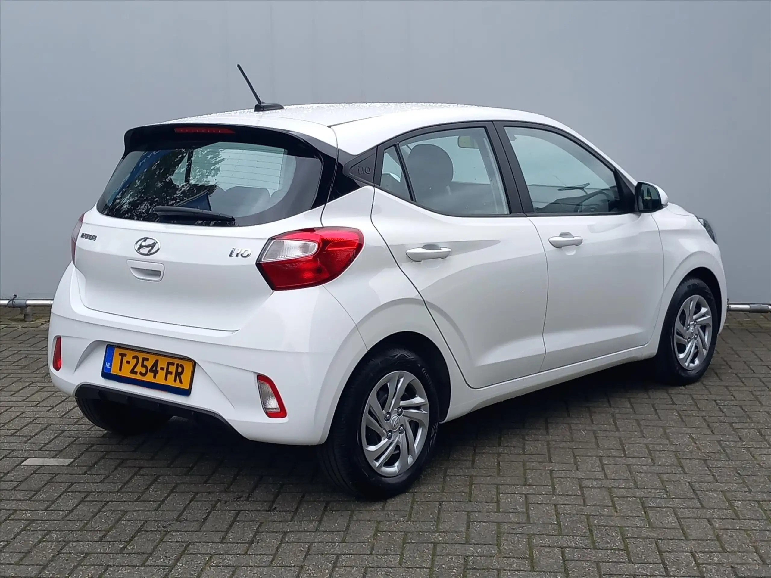 Hyundai - i10