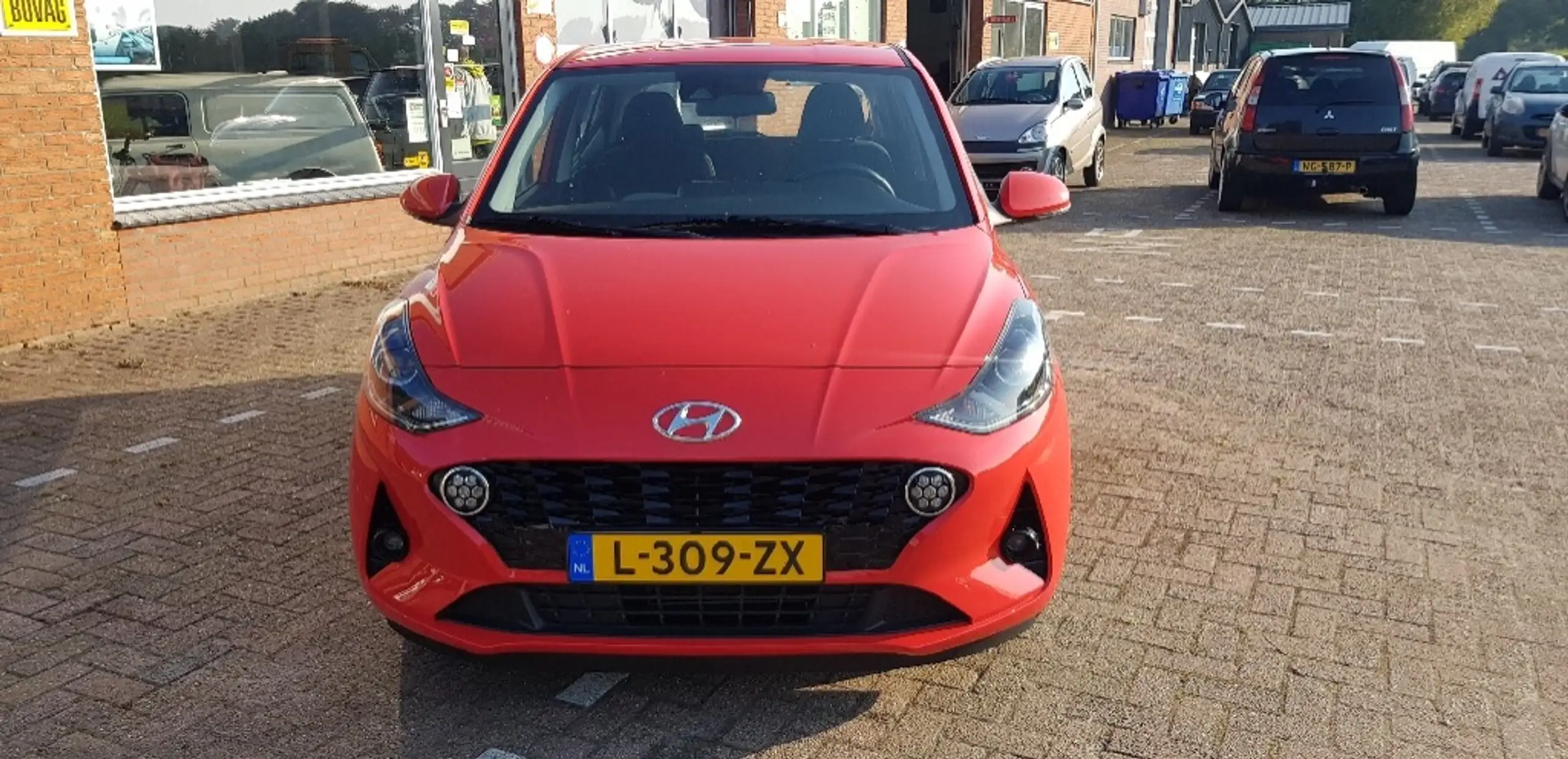 Hyundai - i10