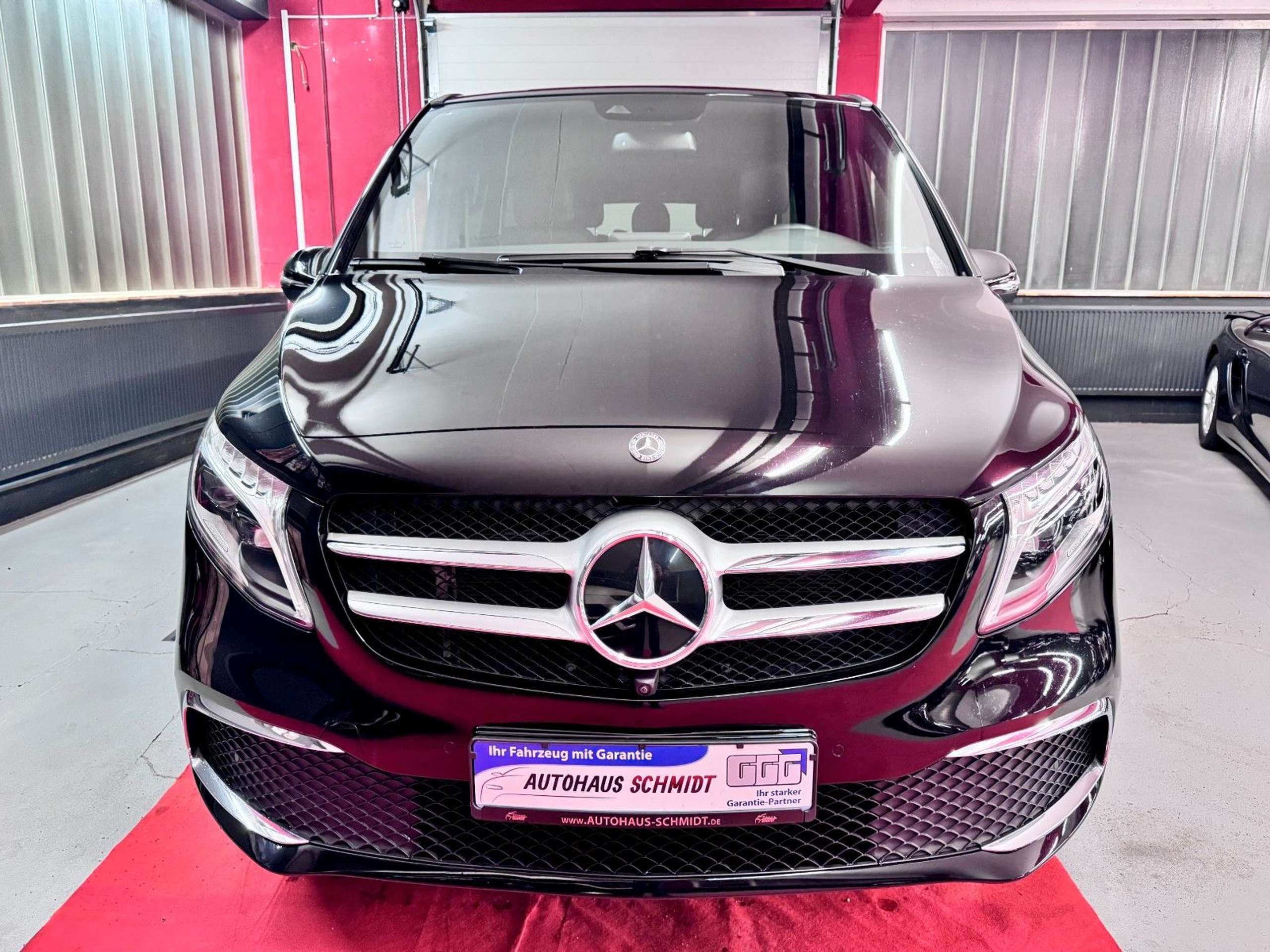 Mercedes-Benz - V 300