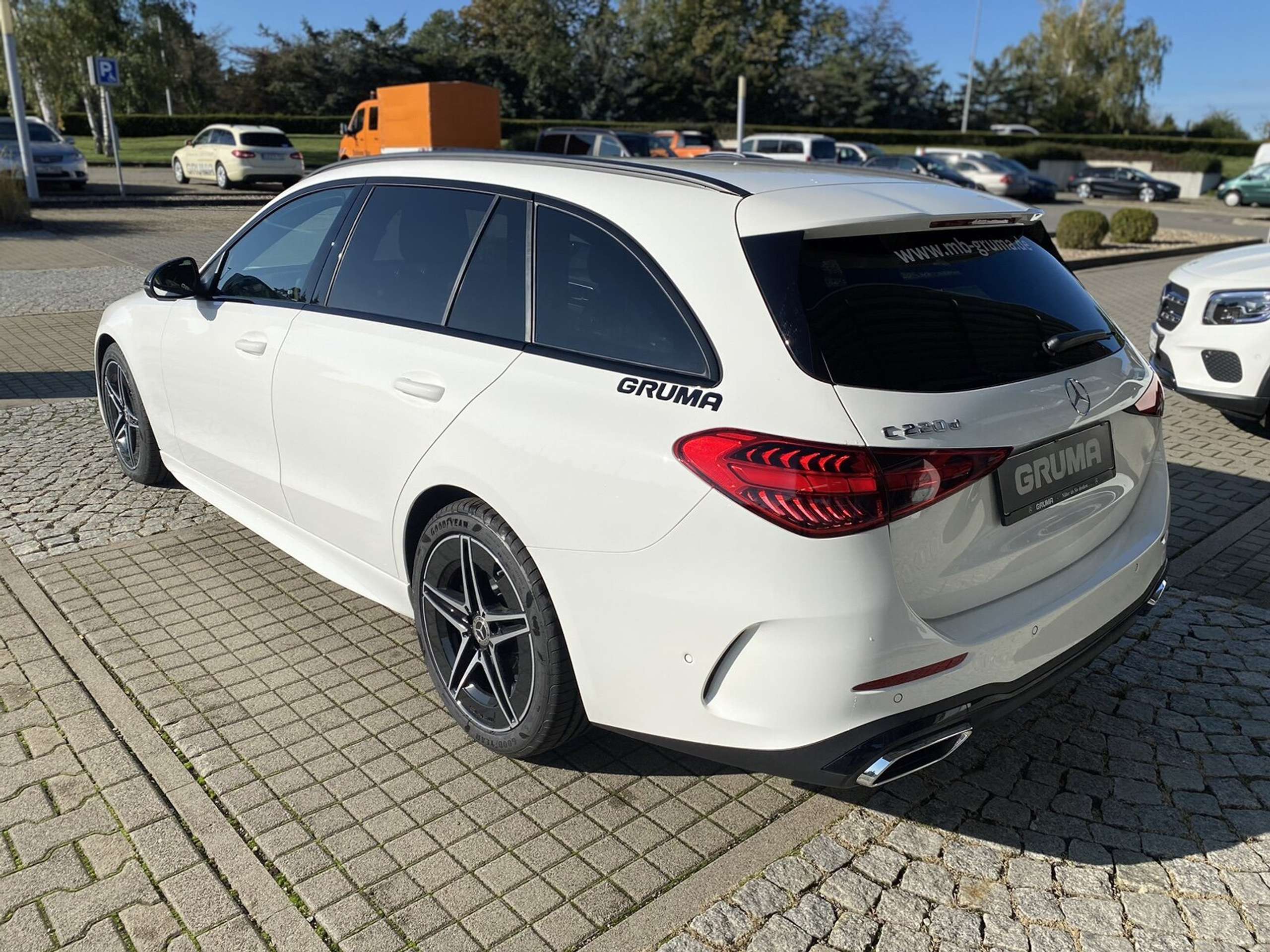 Mercedes-Benz - C 220